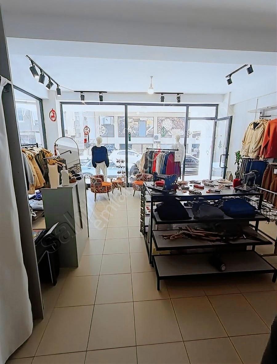 Avcılarda Merkezde Sıfır Yeni Düz Girişli İşyeri 50 M2(33,bintl