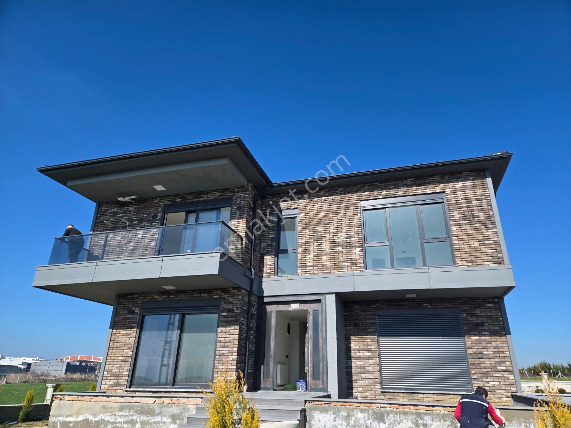 Silivri Selimpaşa Deniz Manzaralı 4 Villalık Site
