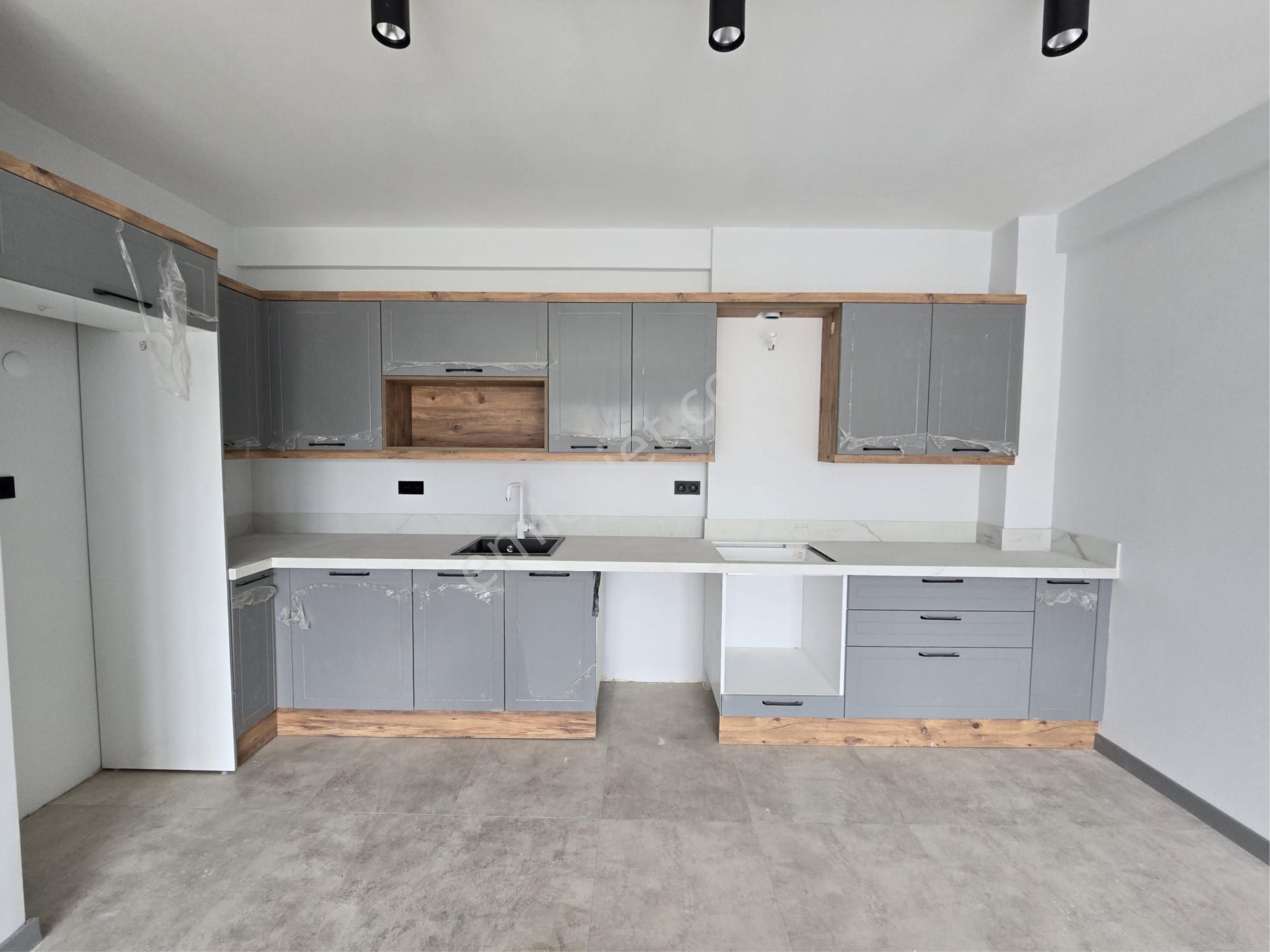 Kuşadası İkiçeşmelik Mah (kirazlı Yolu Üzeri) 2+1 Havuzlu Site Sıfır Daire