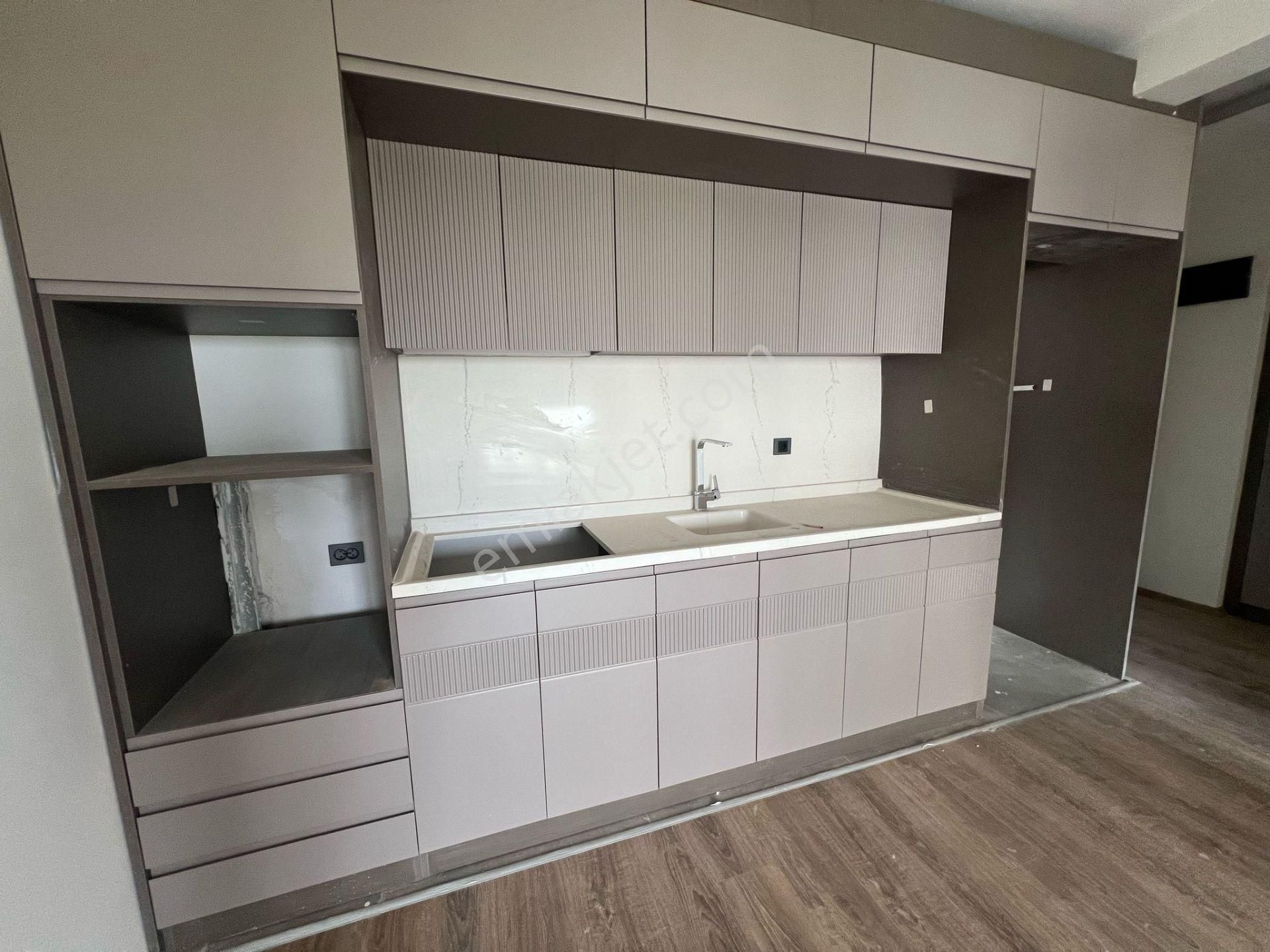 Karınca'dan Arpaçbahşiş Mh Havuzlu Site İçi Satılık 1+1 Daire !