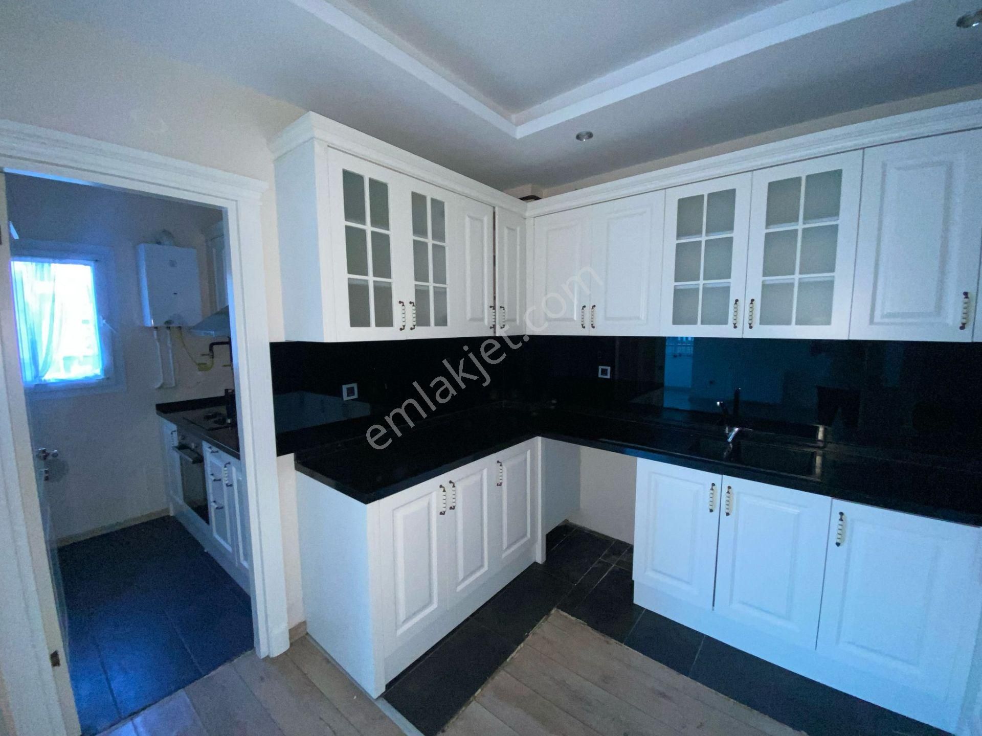 Karınca'dan Akdeniz Mh Ultra Geniş K.mutfaklı Kiralık 5+1 Daire