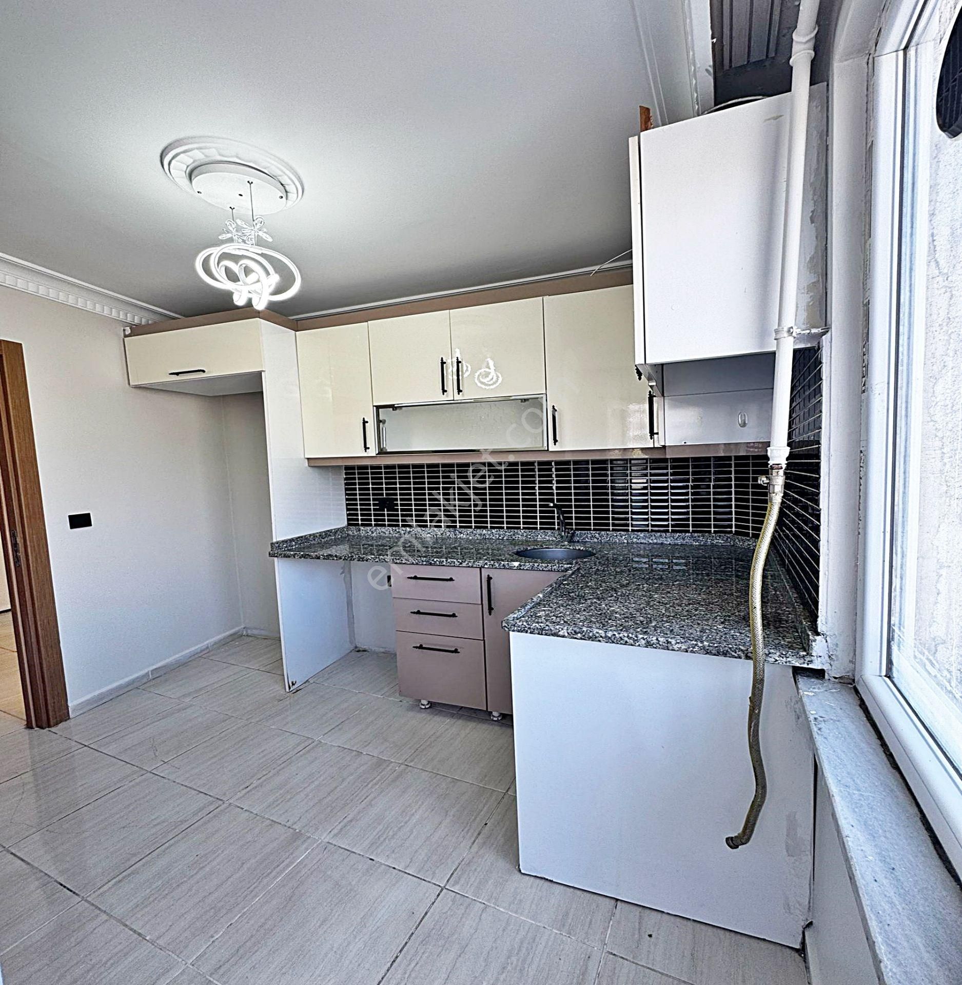 Aci Satılık Metrobüse Yakın 2+1 Geniş İskanlı Temiz Binada Daire - Görsel 12