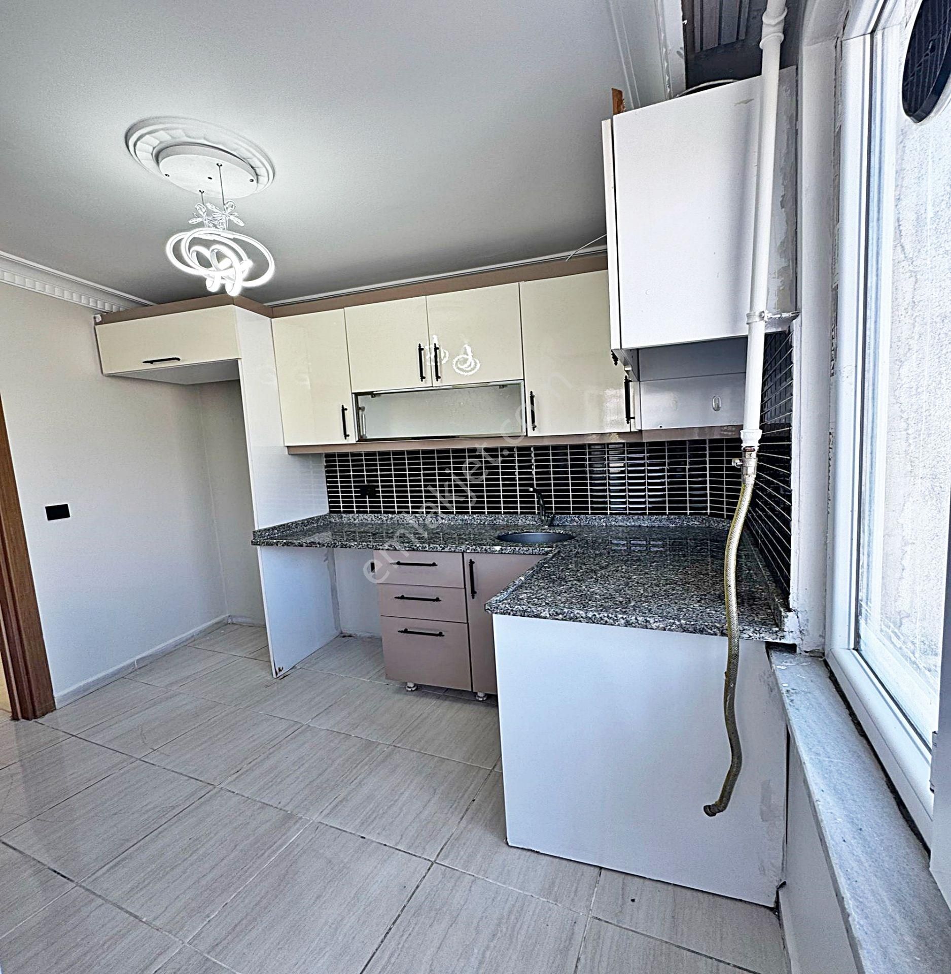 Aci Satılık Metrobüse Yakın 2+1 Geniş İskanlı Temiz Binada Daire - Görsel 11