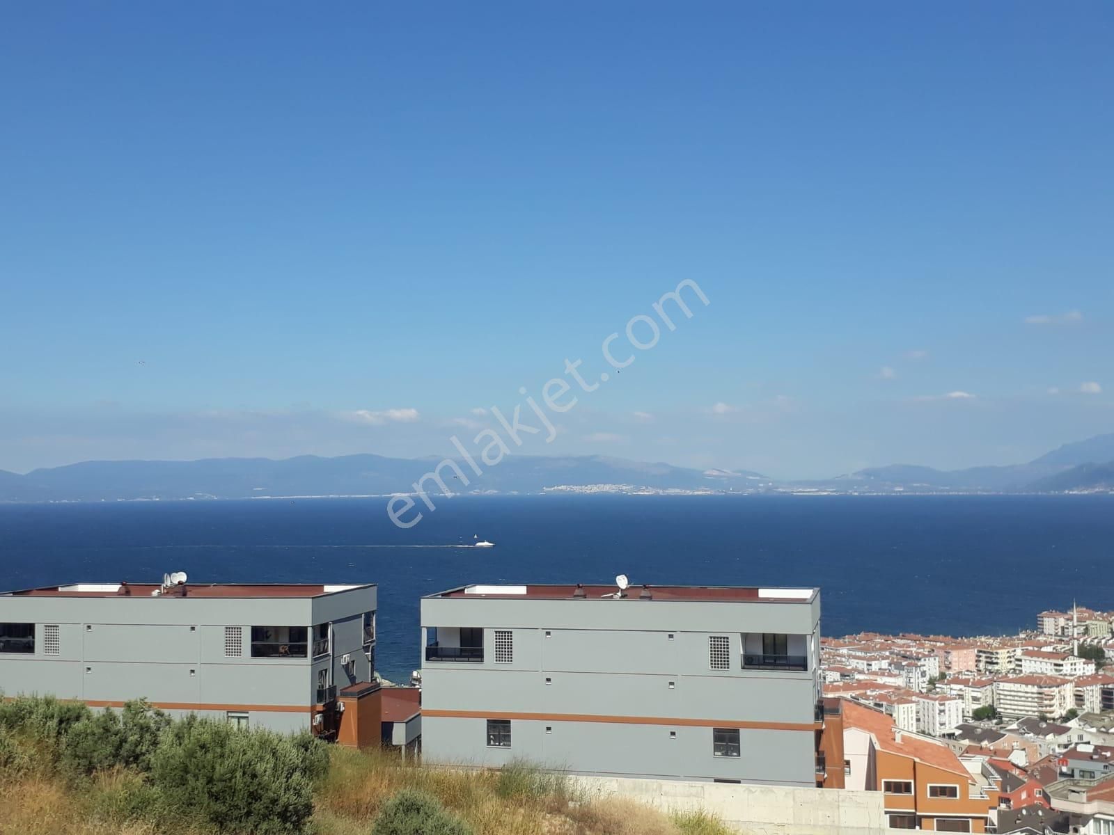 Mudanya Merkezde Ful Deniz Manzaralı Havuzlu Yeni Daire