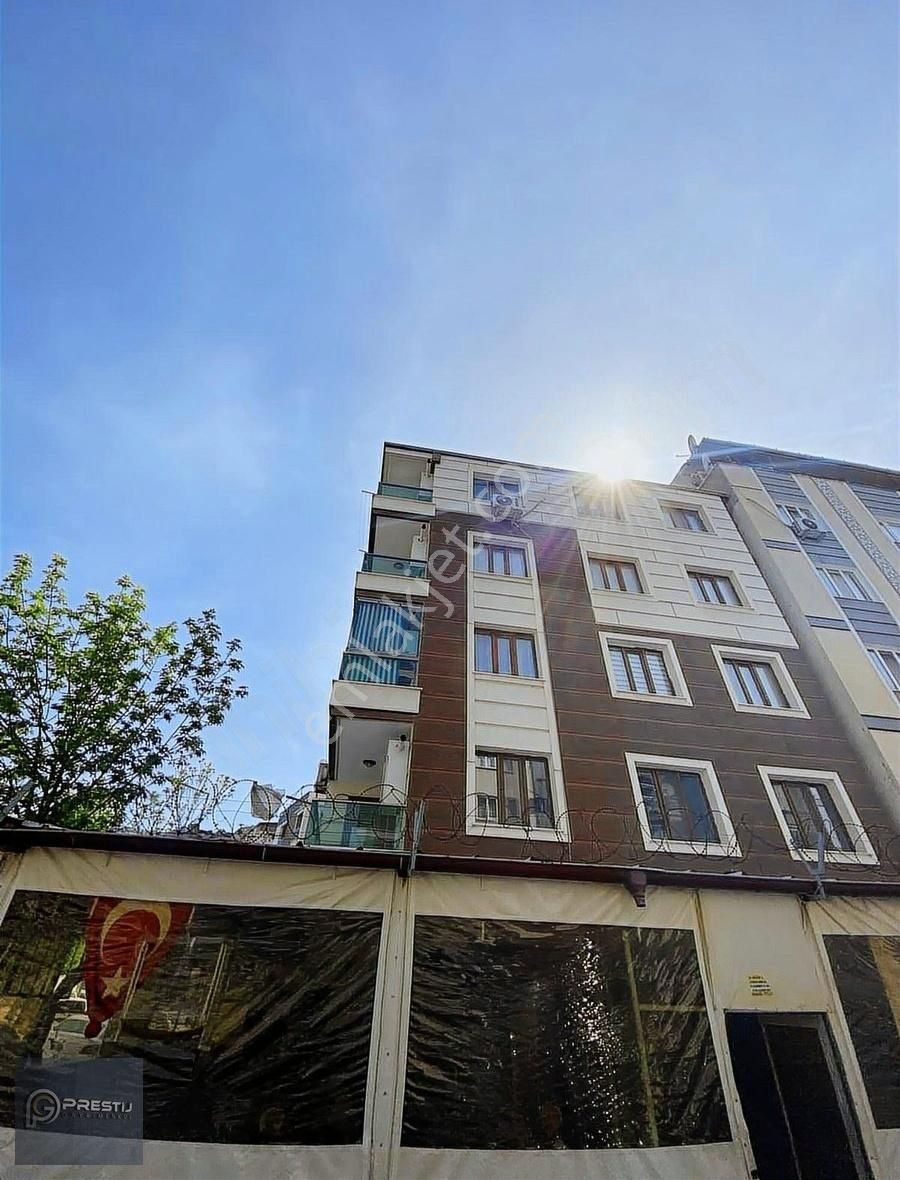 Yeni Mah.de Satılık Önü Açık Arakat 9 Yıllık 3+1 Daire
