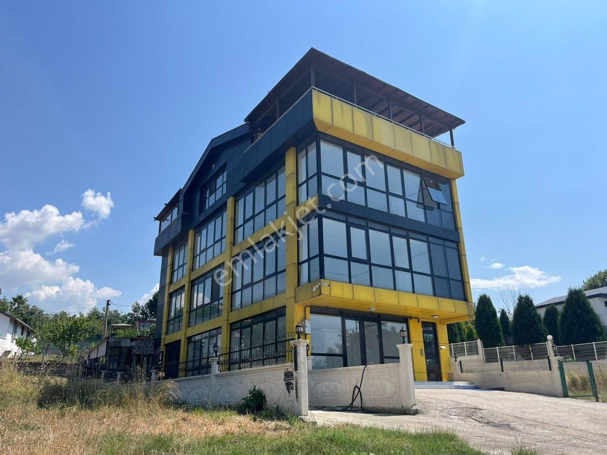 Remax'dan Çiftlikköyde Anayola Cephe Deniz Manzaralı Komple Bina