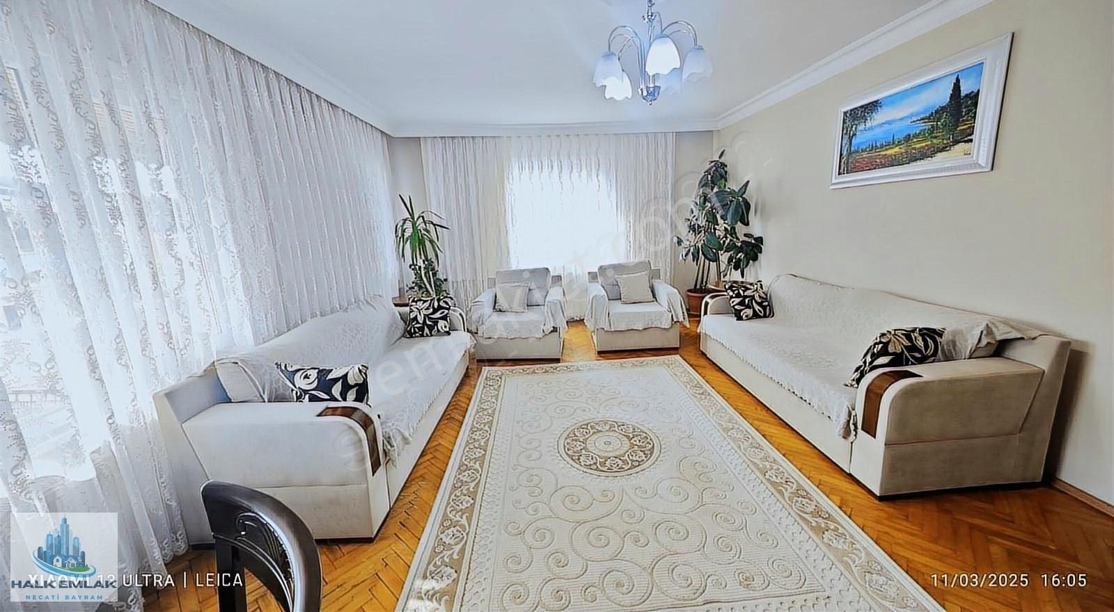 Avcılar Üniversite Mahallesi Satılık 3 1 İskanlı 160 Metre Kare.