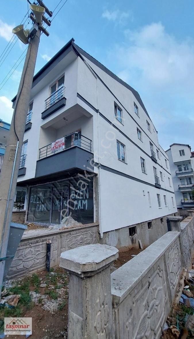 Şanlı Mahallesi'nde Satılık Ara Kat 2+0 Daire