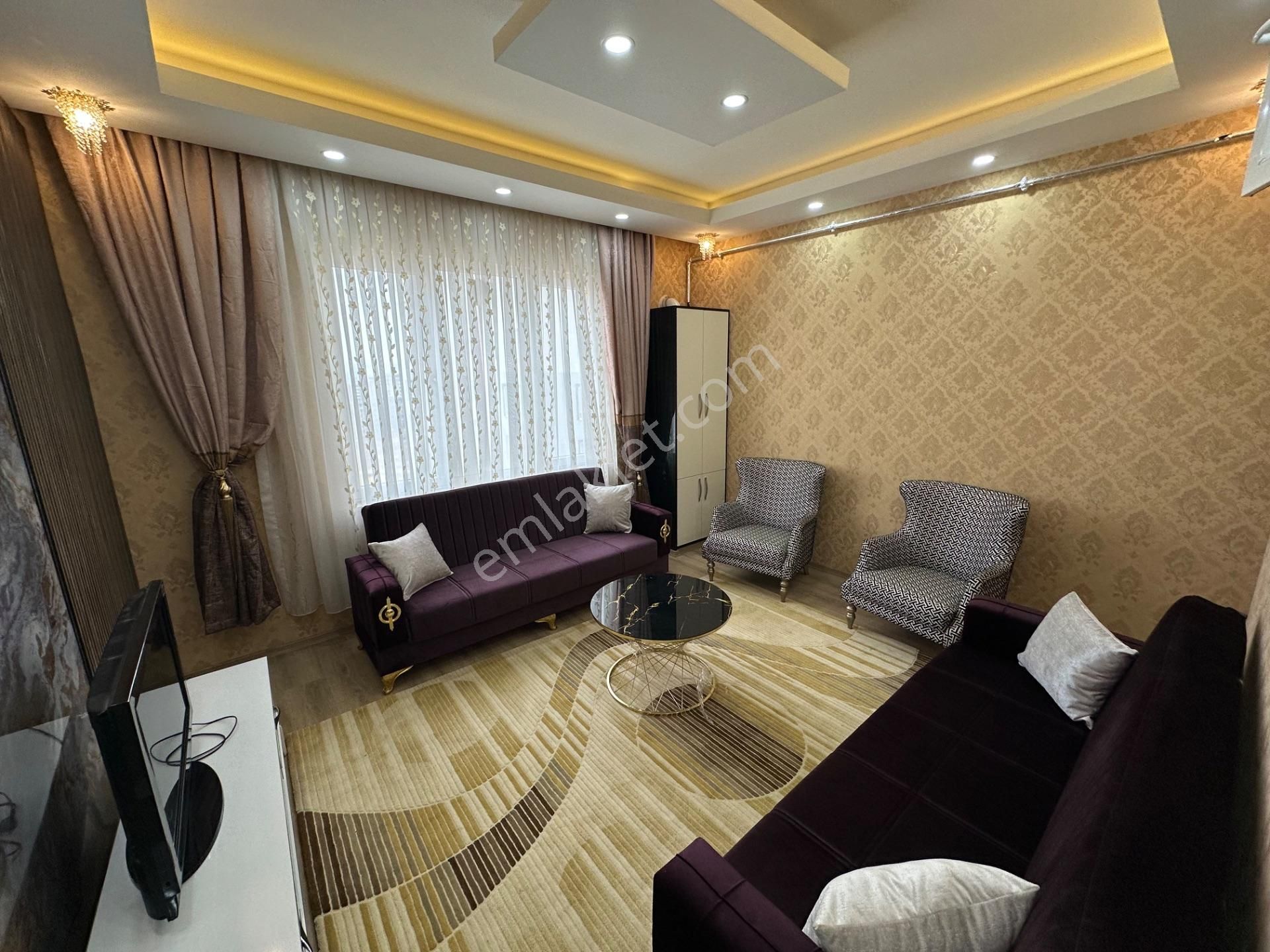 Karataş Merkezde Tramvaya Sıfır 2+0 Eşyalı Kiralık Ara Kat Daire