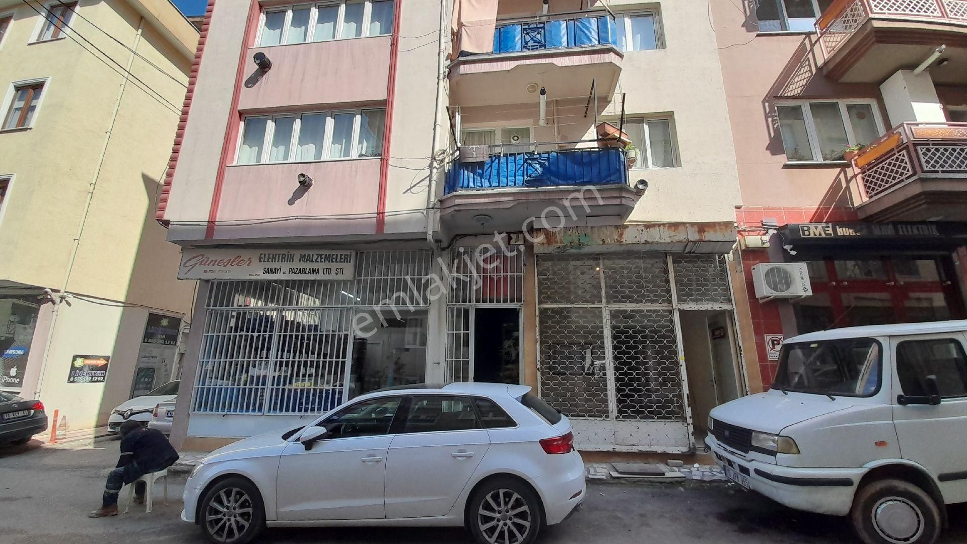 Rt Safirden Osmanfazi Gazcılar Sk.da Satılık İşyeri Depo