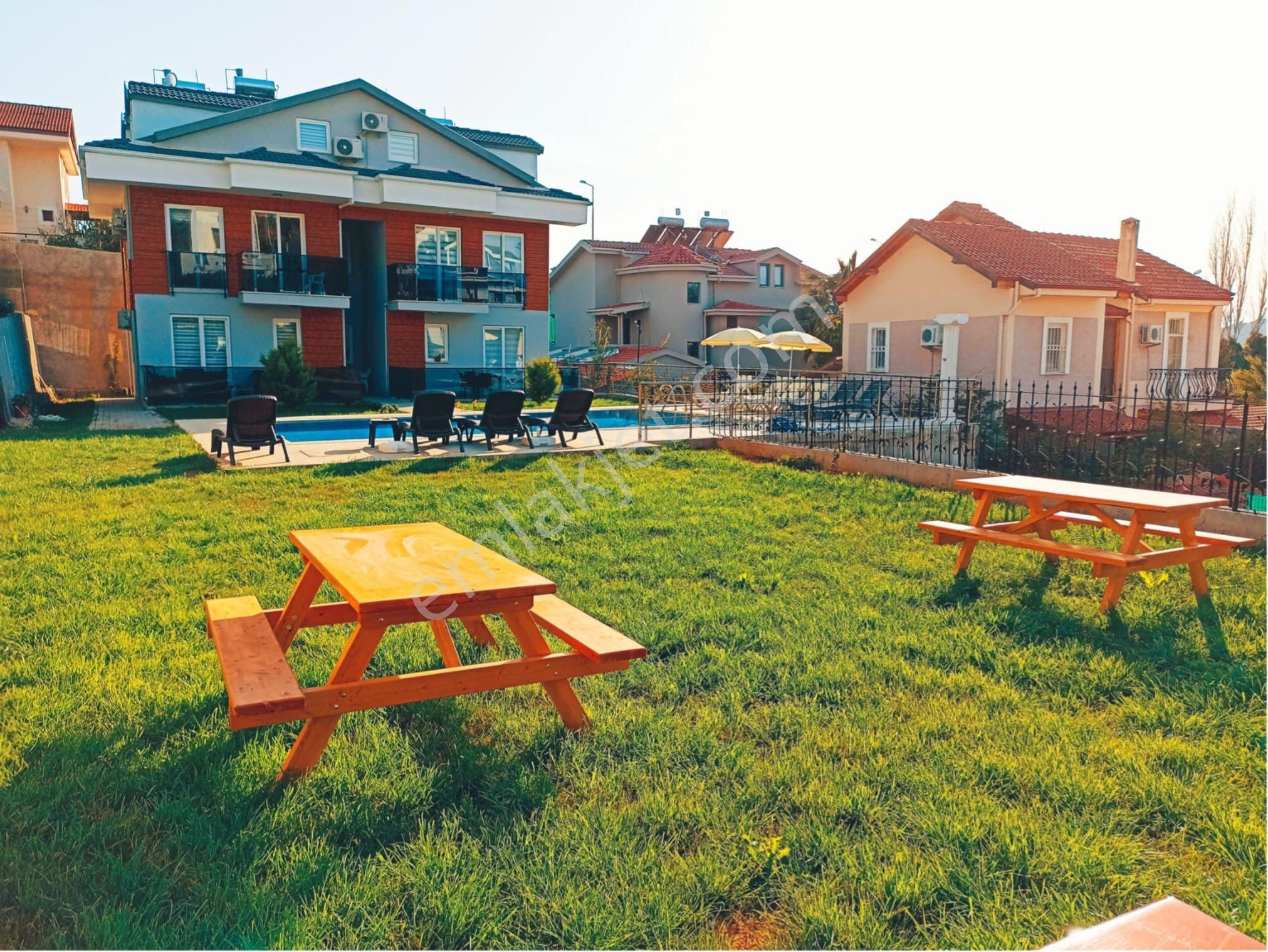 Fethiye Ölüdeniz Mevkiinde 3+1 Çatı Dubleks Havuzlu Satılık Daire