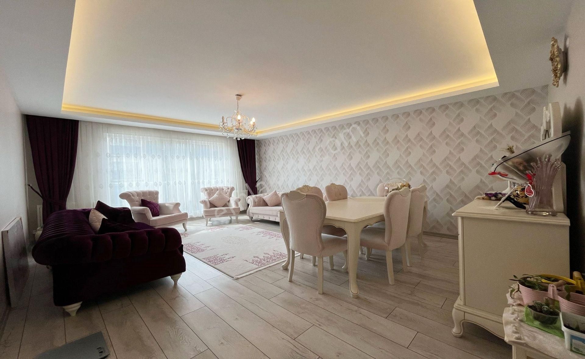 Kardeşlerden Site İçerisinde 145 M2 Full Yapılı Masrafsız 3+1