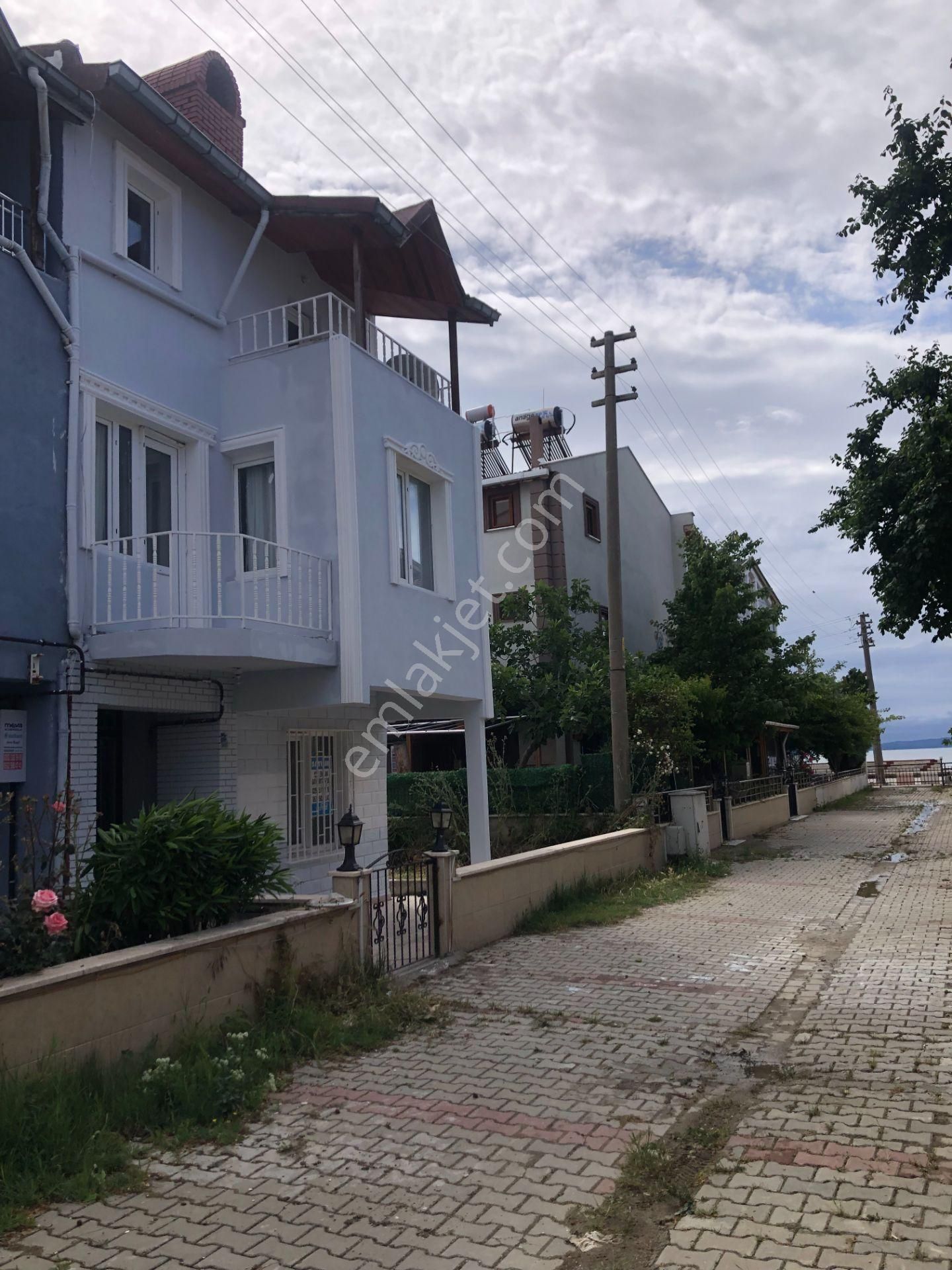 Şarköy De Işık Emlaktan Cumhuriyet Mah De 3+1 130 M2 Tırıpleks