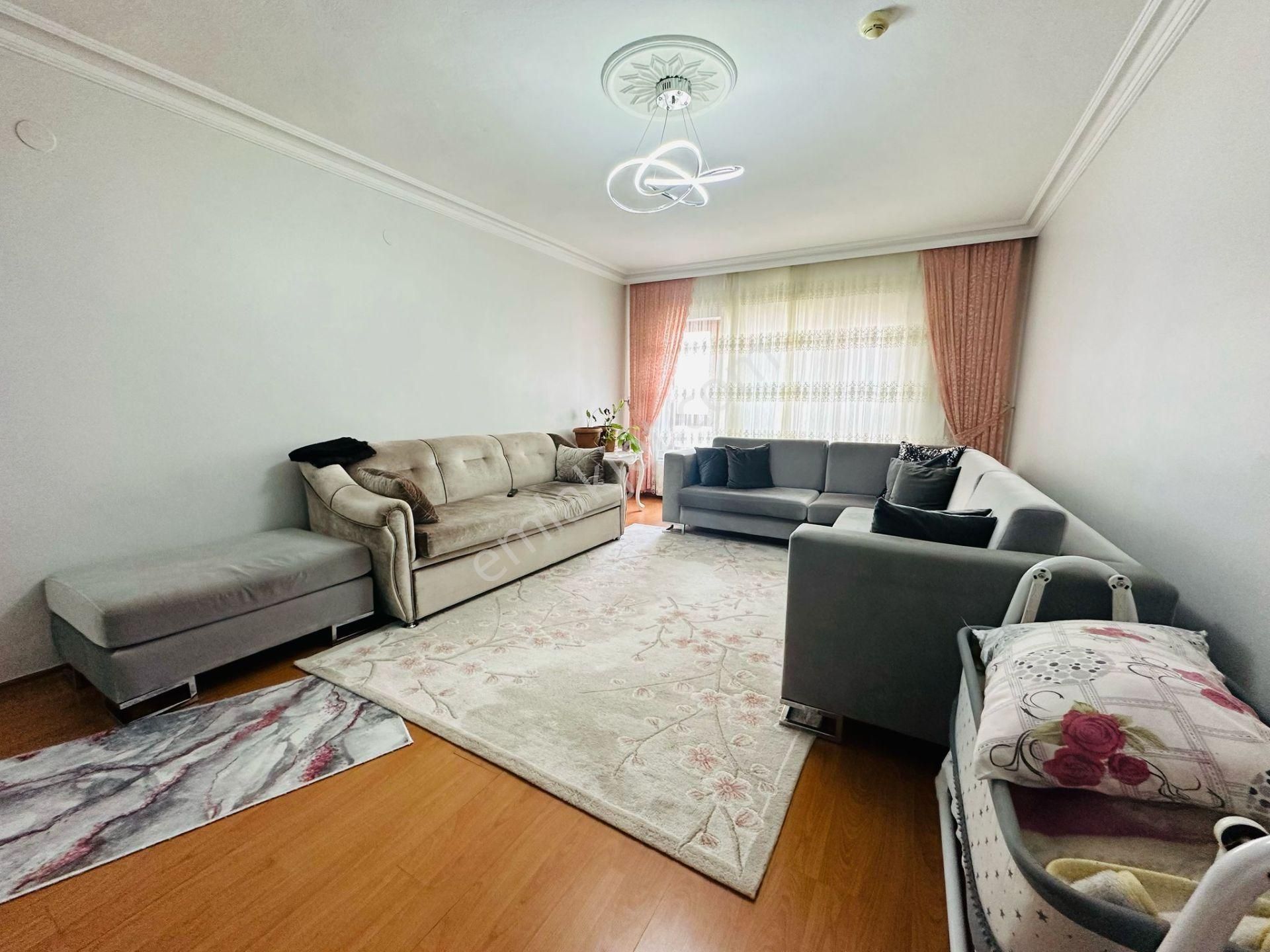 Karapürçek'te Kedili Villa Yakınında 3+1 Ara Katta Satılık Daire !!