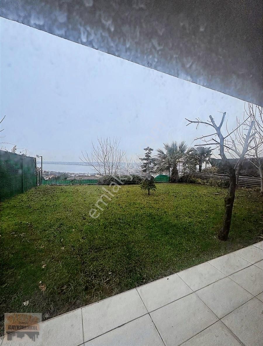 Beylikdüzü Adnan Kahvecı Denız Manzaralı Villa