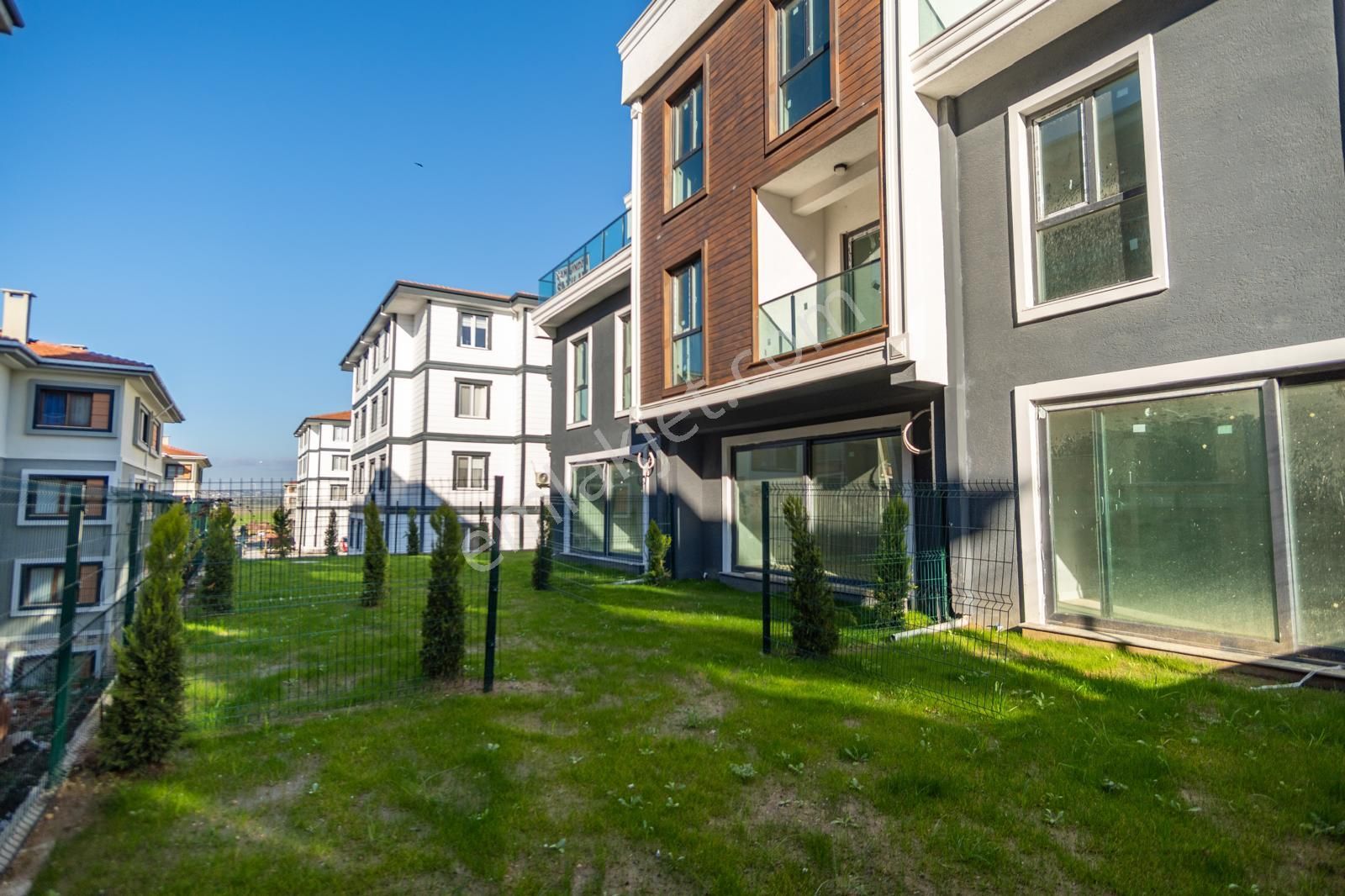 Ard Gayrimenkul`den Satılık Site İçerisinde Lüx Villa