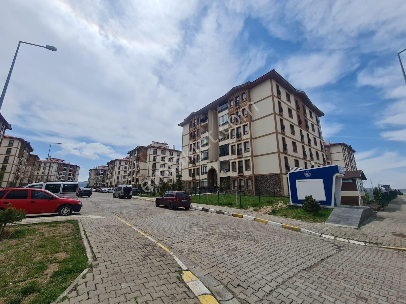 Kabze Emlaktan Danışmentgazi Mahallesinde Satılık Daire