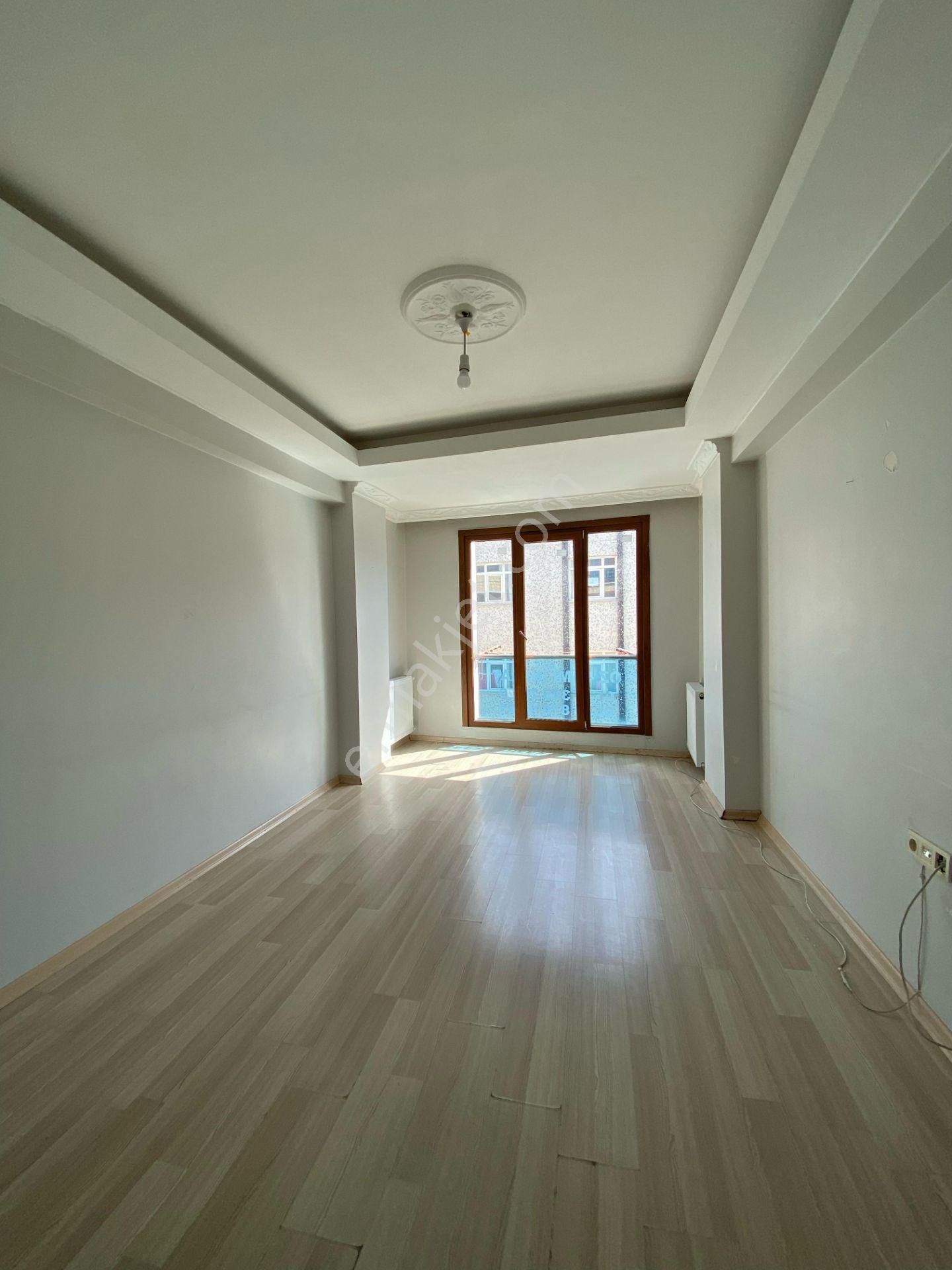 Esenyurt Bağlarçeşme Mahallesi 2+1 3.kat Kiralık Daire Meydanın Dibinde Asansörlü Balkonlu