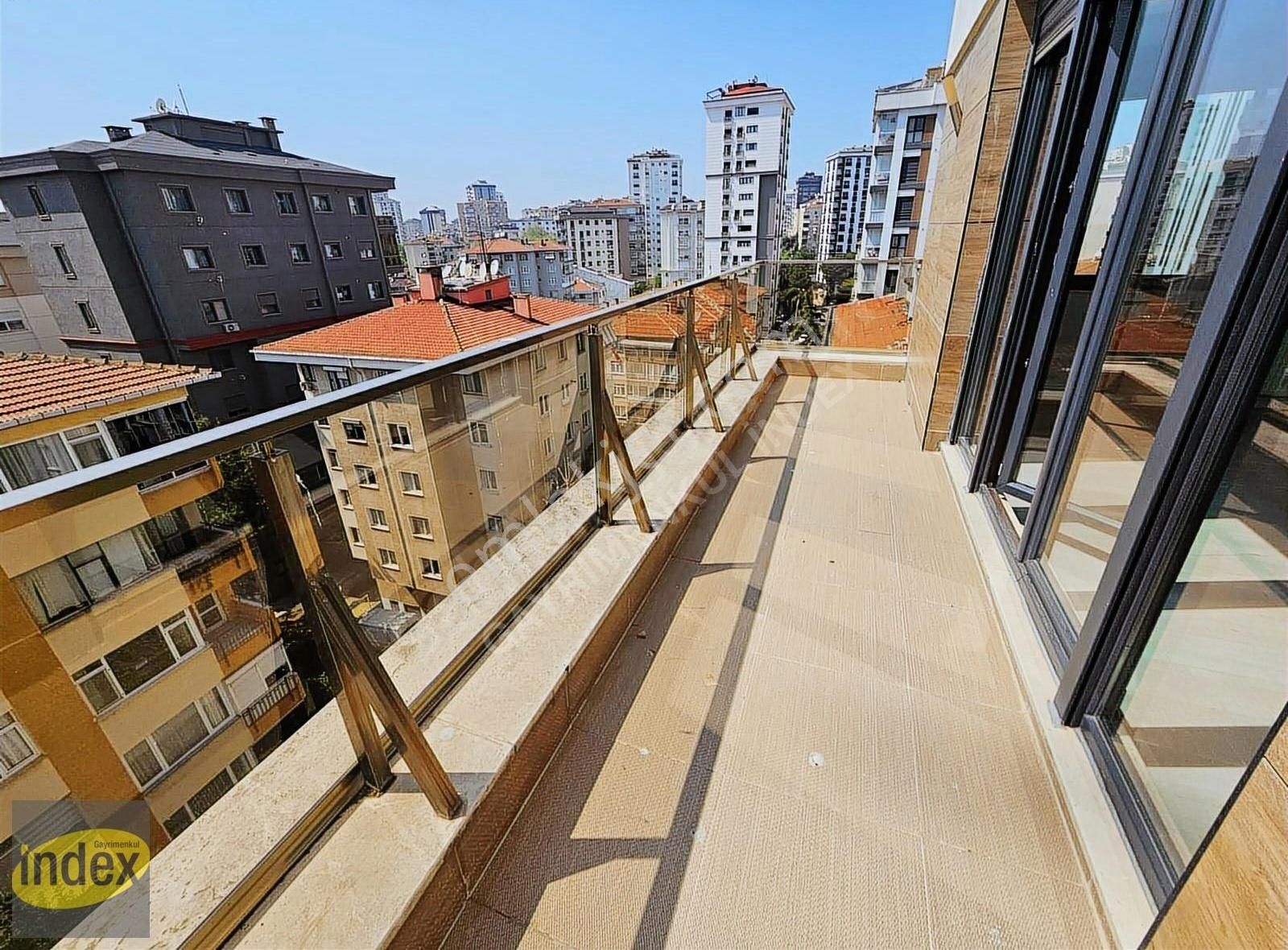 İndex'den Minibüs Caddesine 3.binada 8 Yıılık Geniş Balkonlu Boş