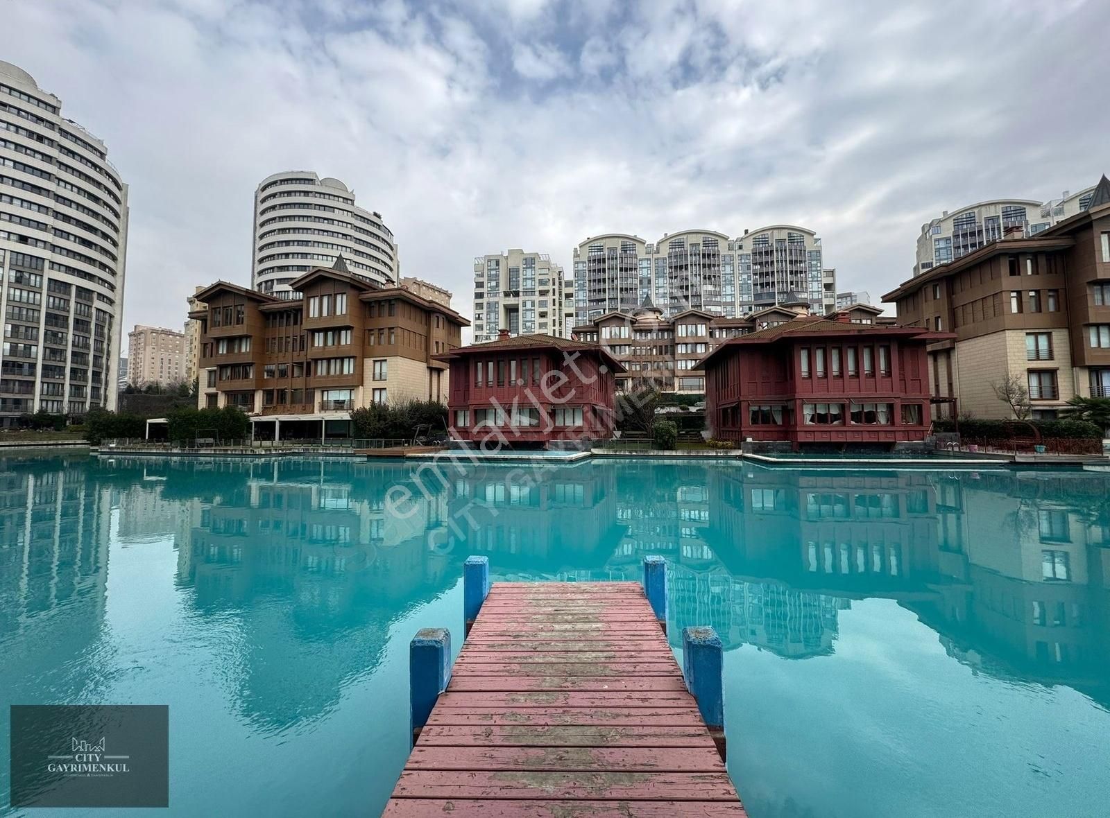 Atakent Bospohorus Cıty Göl Manzaralı 2+1 Satılık 103 Daire