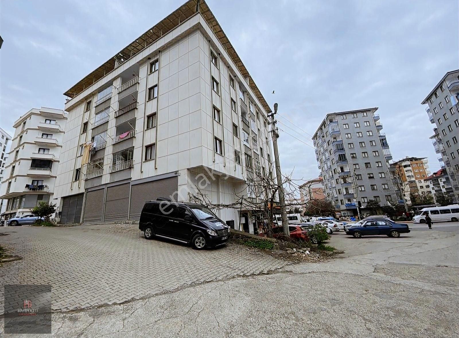 Hatipoğlu Gayrimenkulden Merkezi Konumda Kiralık 3+1 Daire