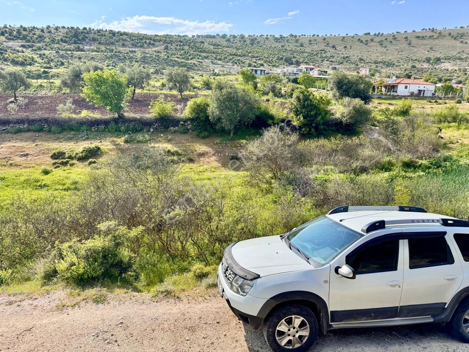 Manisa Kağan Da 692 M2 Kesik , Civarda Yerleşim Var