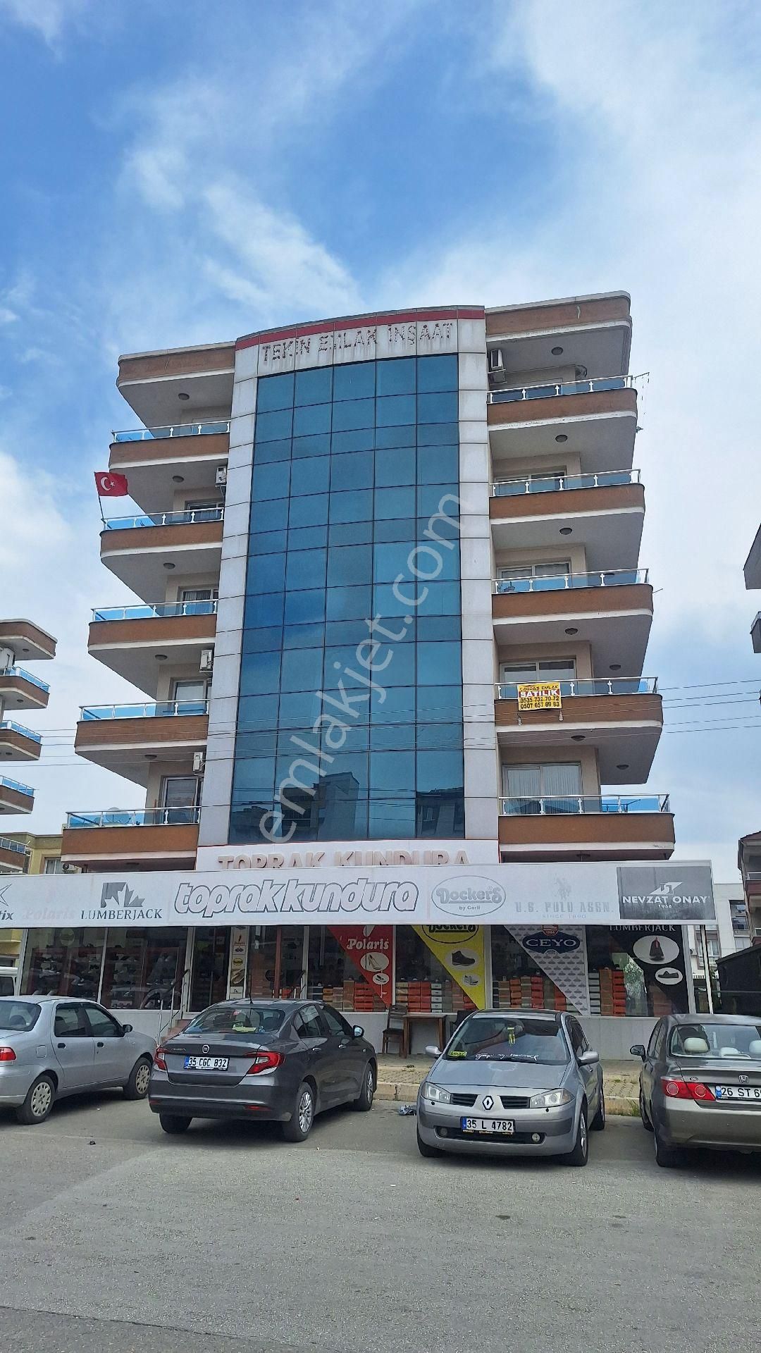 Satılık İzmir Aydın Asfalta 3+1 135 M² Daire