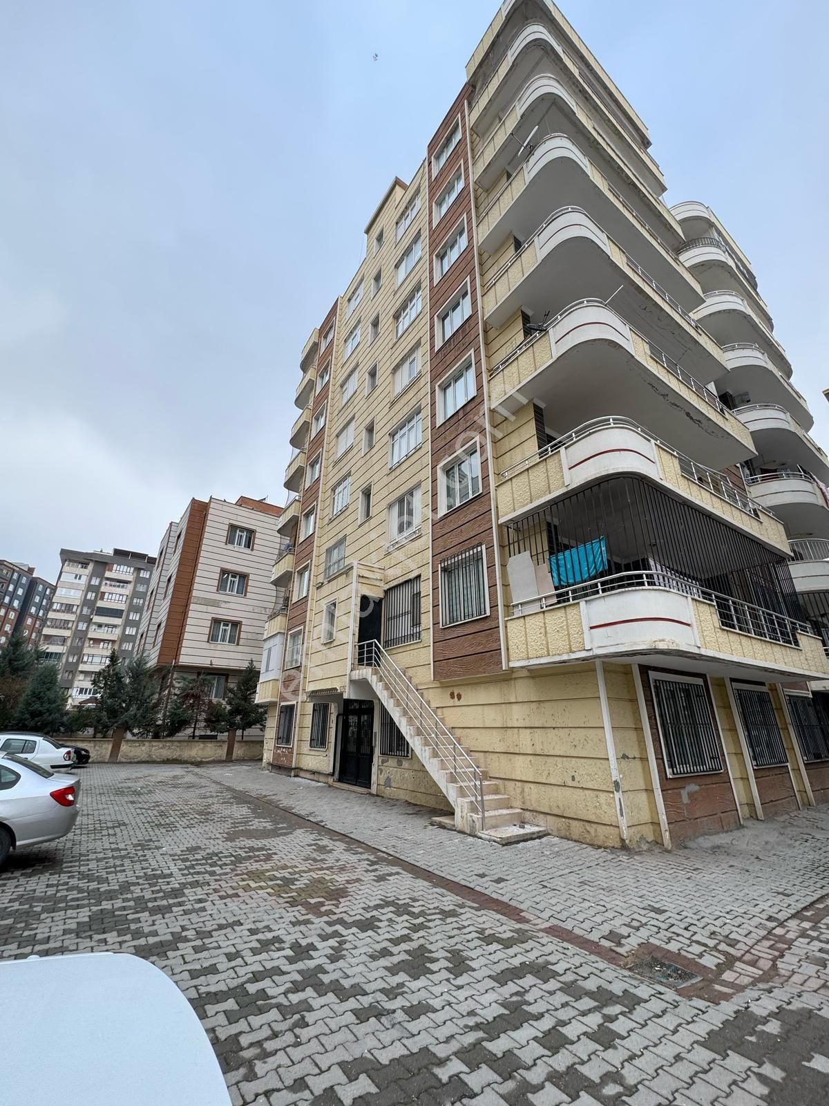 Cennet Gyo'dan Narlıkuyu Mahallesi'nde Kiralık 3+1 Daire