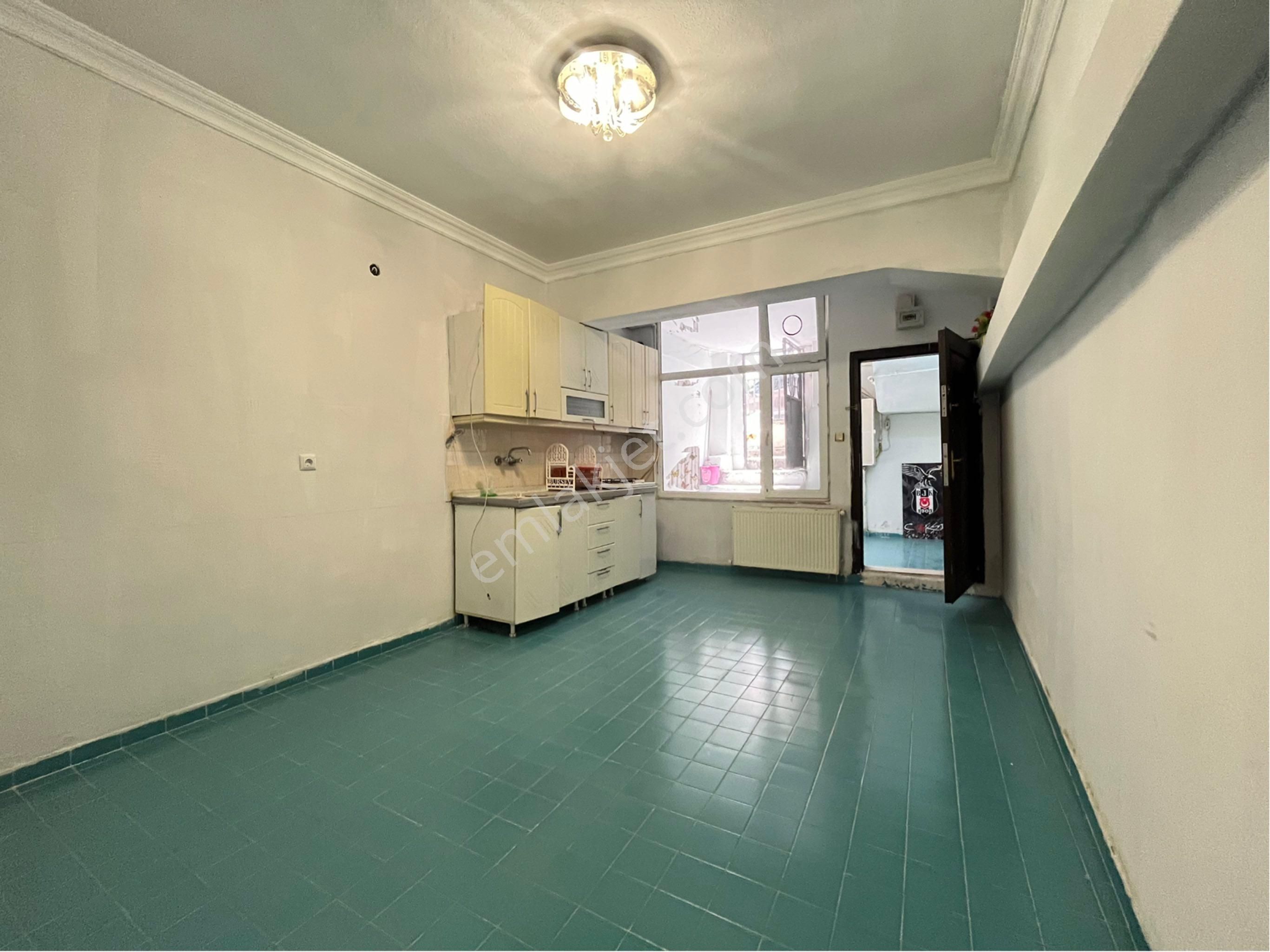 Atıcalarda 1.5+1 Satılık Daire