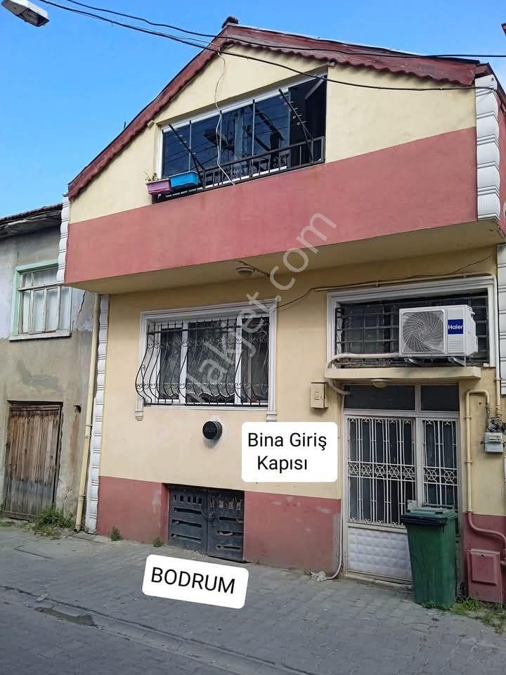 Merkezde Acil Satılık 2 Katlı Müstakil Ev