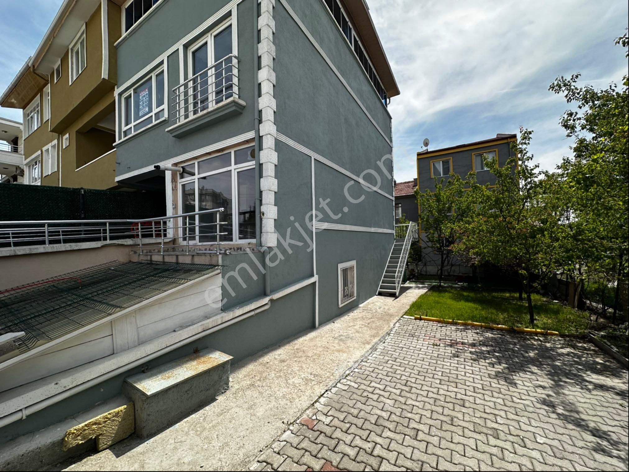 A L C Den Metromalle 10 Dk İş Yerine Uygundur 3+1 Kiralık Villa