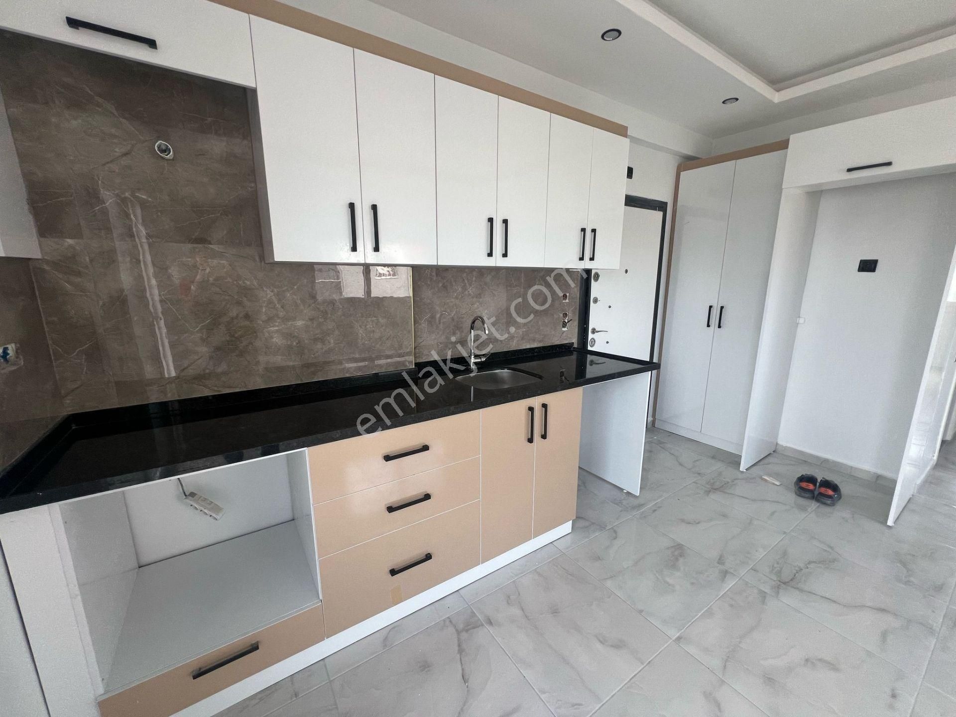 Karınca'dan Arpaçbahşiş Mh'de Havuzlu Site İçi Boş 2+1 Kiralık!