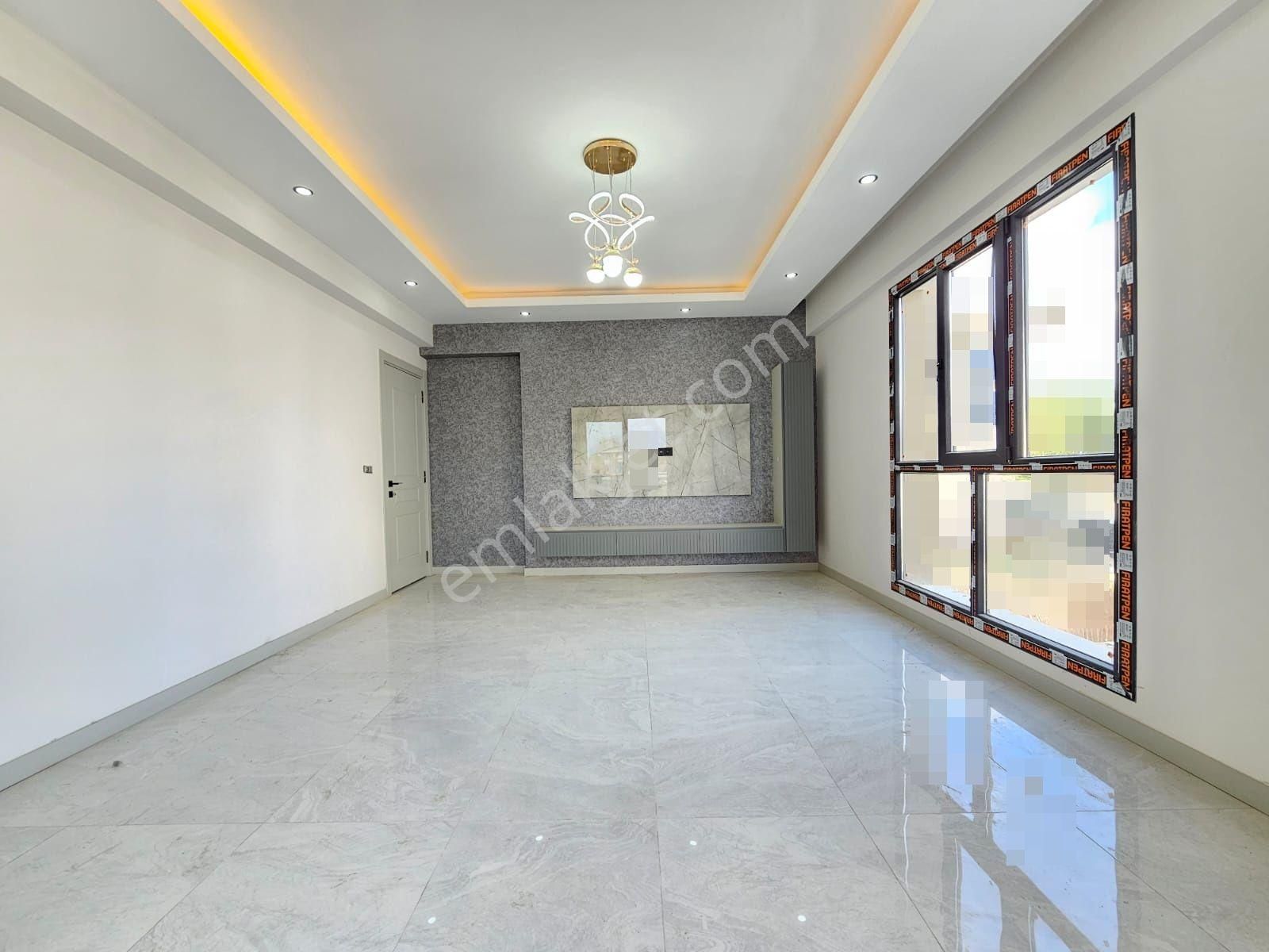 Denizli Şemikler De 160 M2 Ebeveyn Banyolu Giyinme Odalı Caddeye Yakın Güzel Satılık Daireler