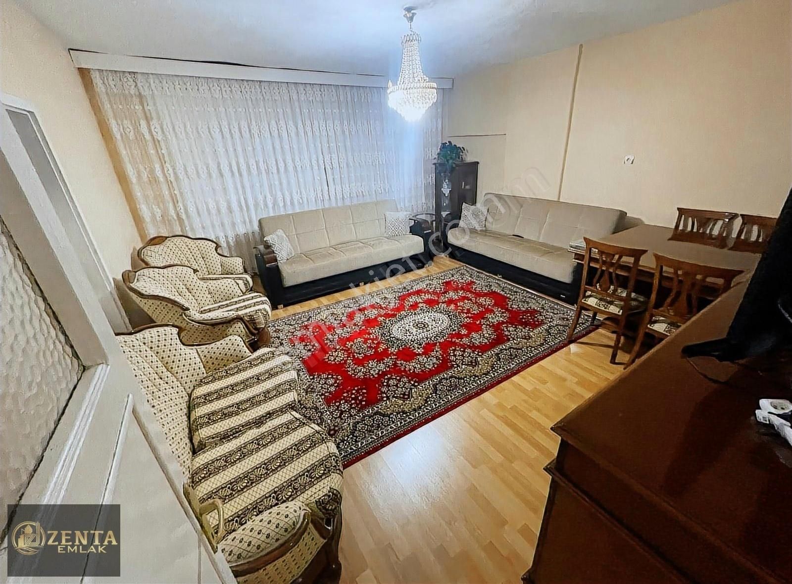 Zenta'dan Atatürk Mah'de 3+1 Kilerli Ara Katta Ön Cephe Daire
