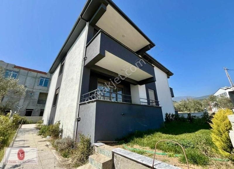 Yükselden Fırsat! Güre Yolun Altında Satılık Ultra Lüx 3+1 Villa