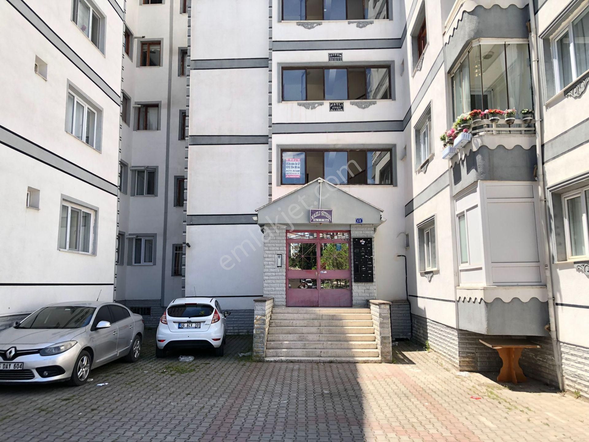 Rıza Acar'dan Selçuklu Mah. Nazlı Sit. Ara Kat 3+1 Kiralık