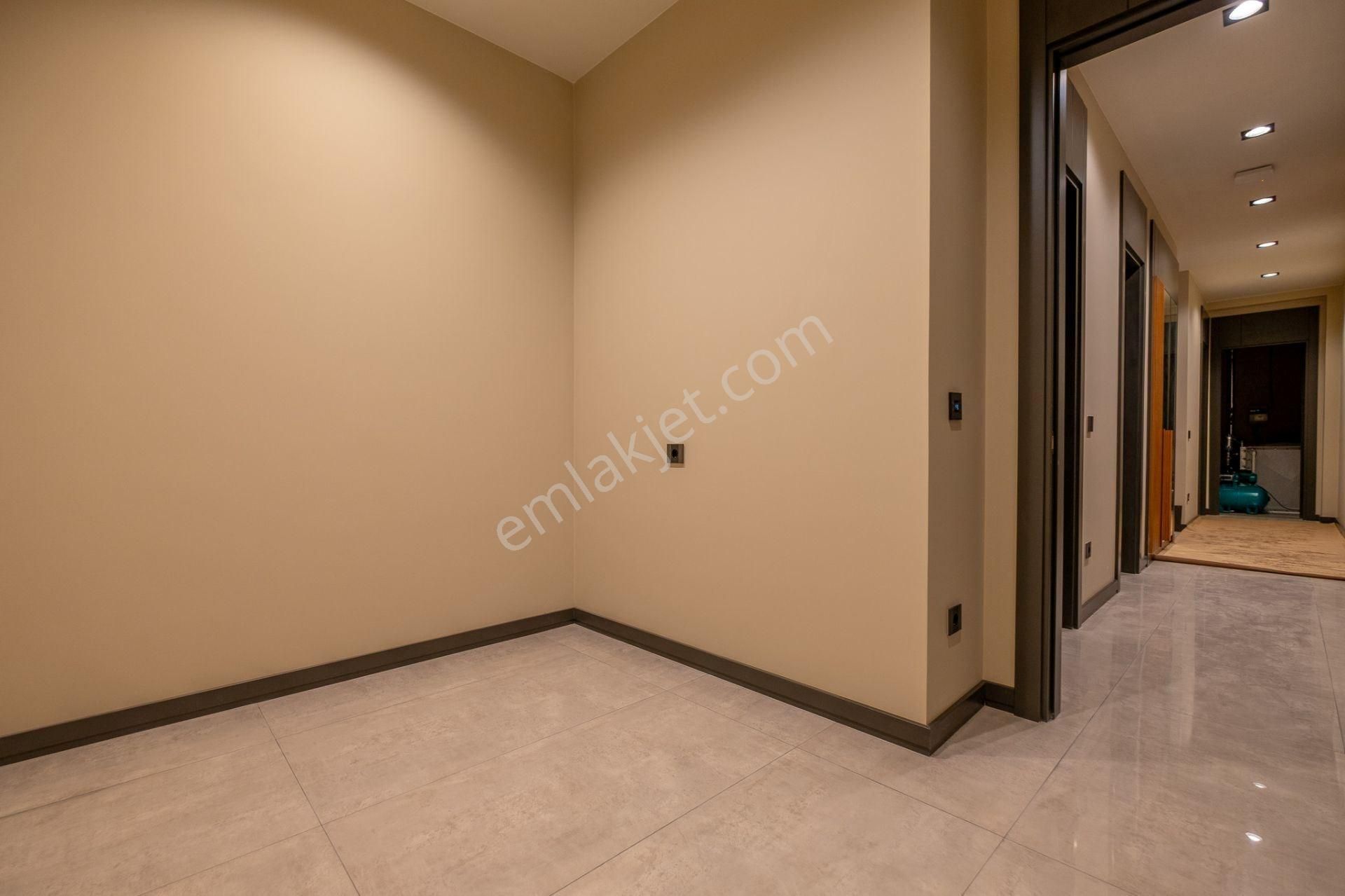 Bahçeşehir 1. Kısımda Satılık Lüks 5+1 Villa - Görsel 33