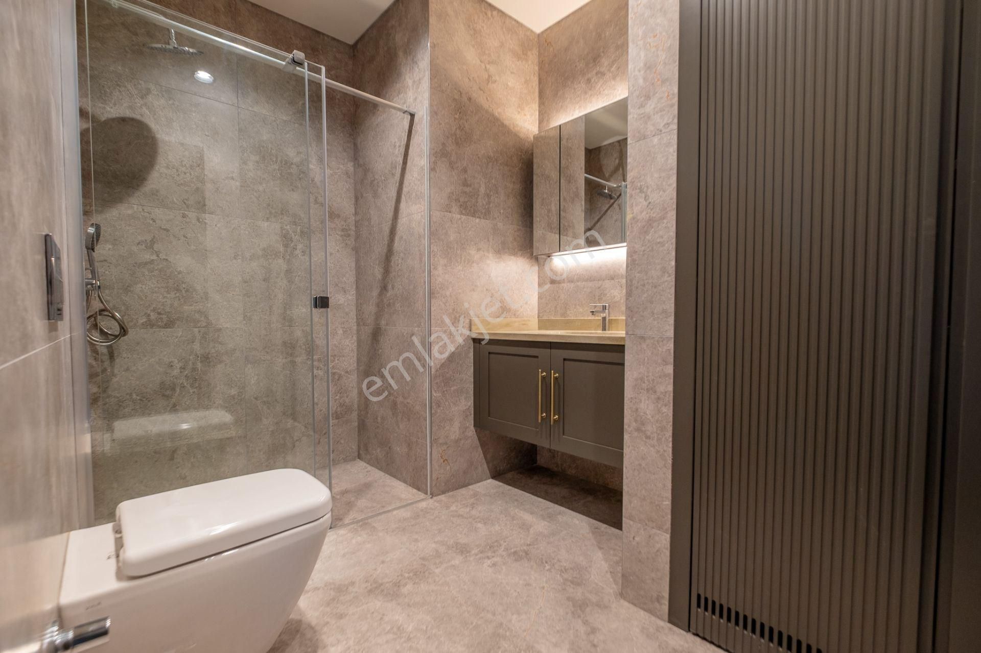 Bahçeşehir 1. Kısımda Satılık Lüks 5+1 Villa - Görsel 24