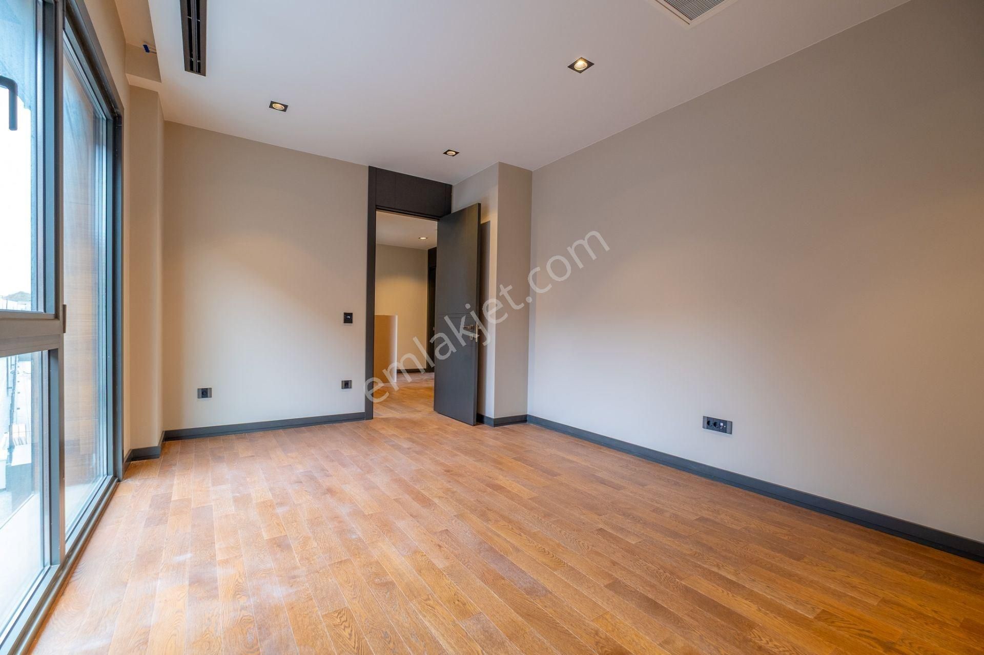 Bahçeşehir 1. Kısımda Satılık Lüks 5+1 Villa - Görsel 27