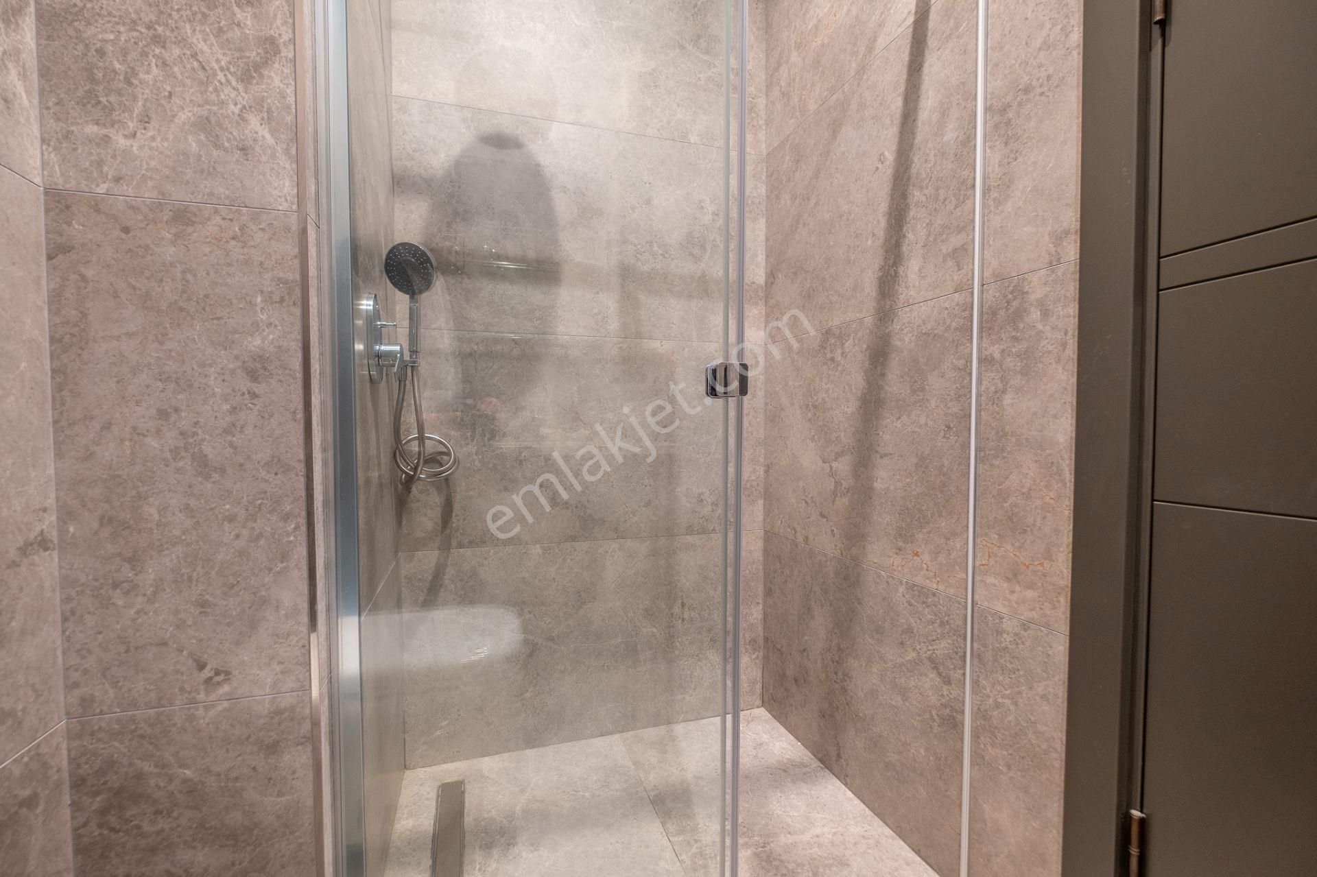 Bahçeşehir 1. Kısımda Satılık Lüks 5+1 Villa - Görsel 9