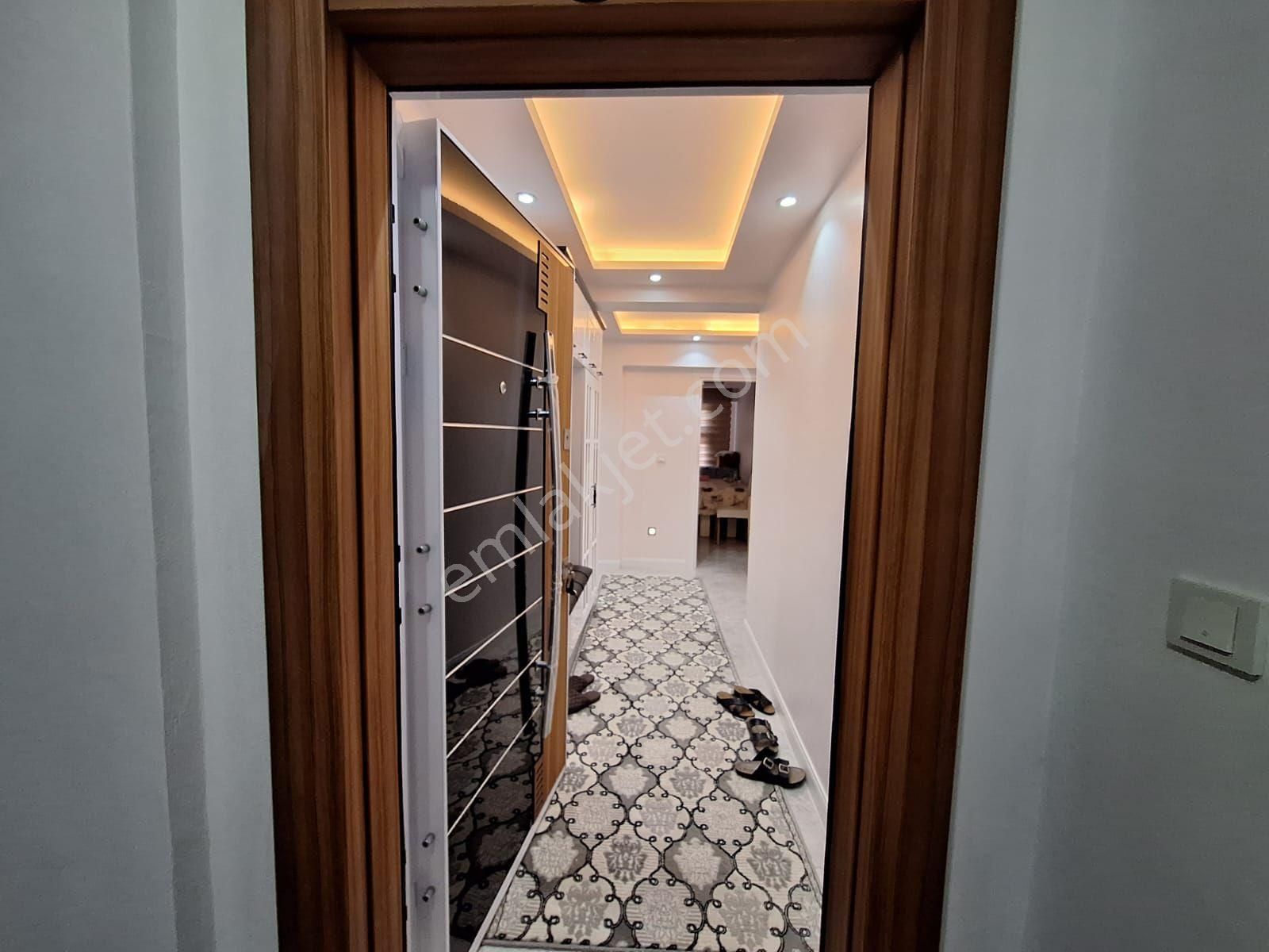 Dikili İsmetpaşa Mahallesinde 2+1 Satılık Daire
