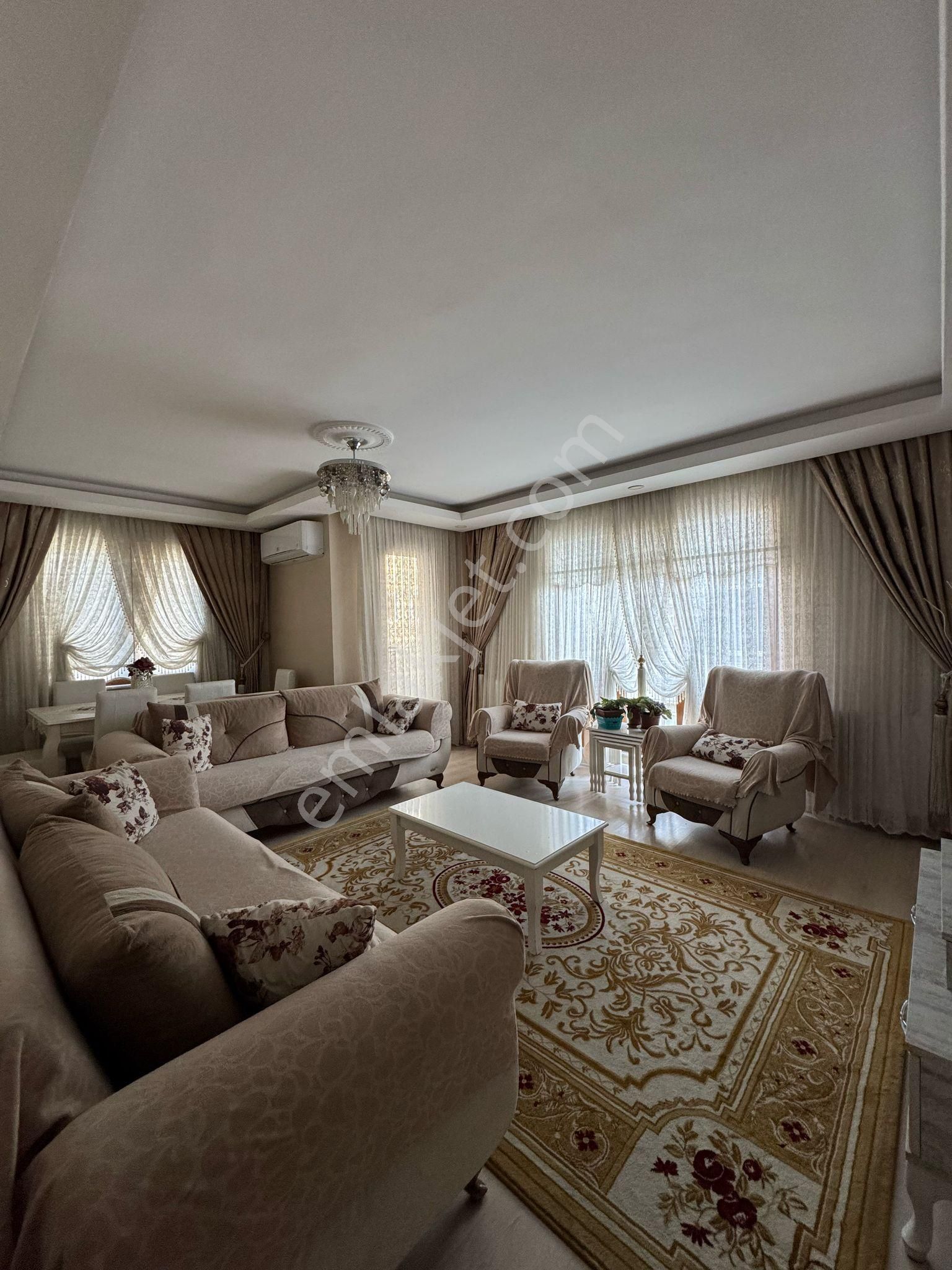 Cumhuriyet Mahallesi'nde Satılık 3+1 Daire