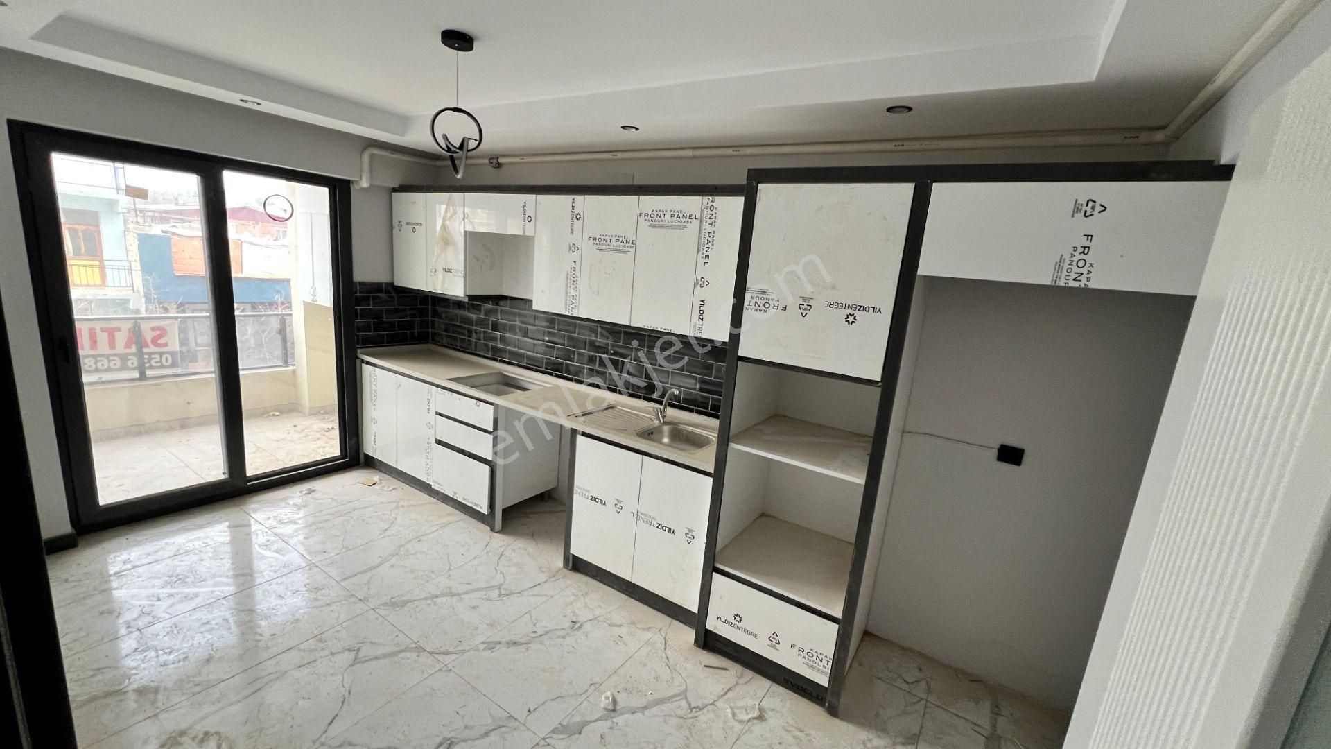 Manisa Alaşehir Alper Gayrimenkulden Fatih Mah.net 130 M2 3+1 Sıfır Lüx Daire