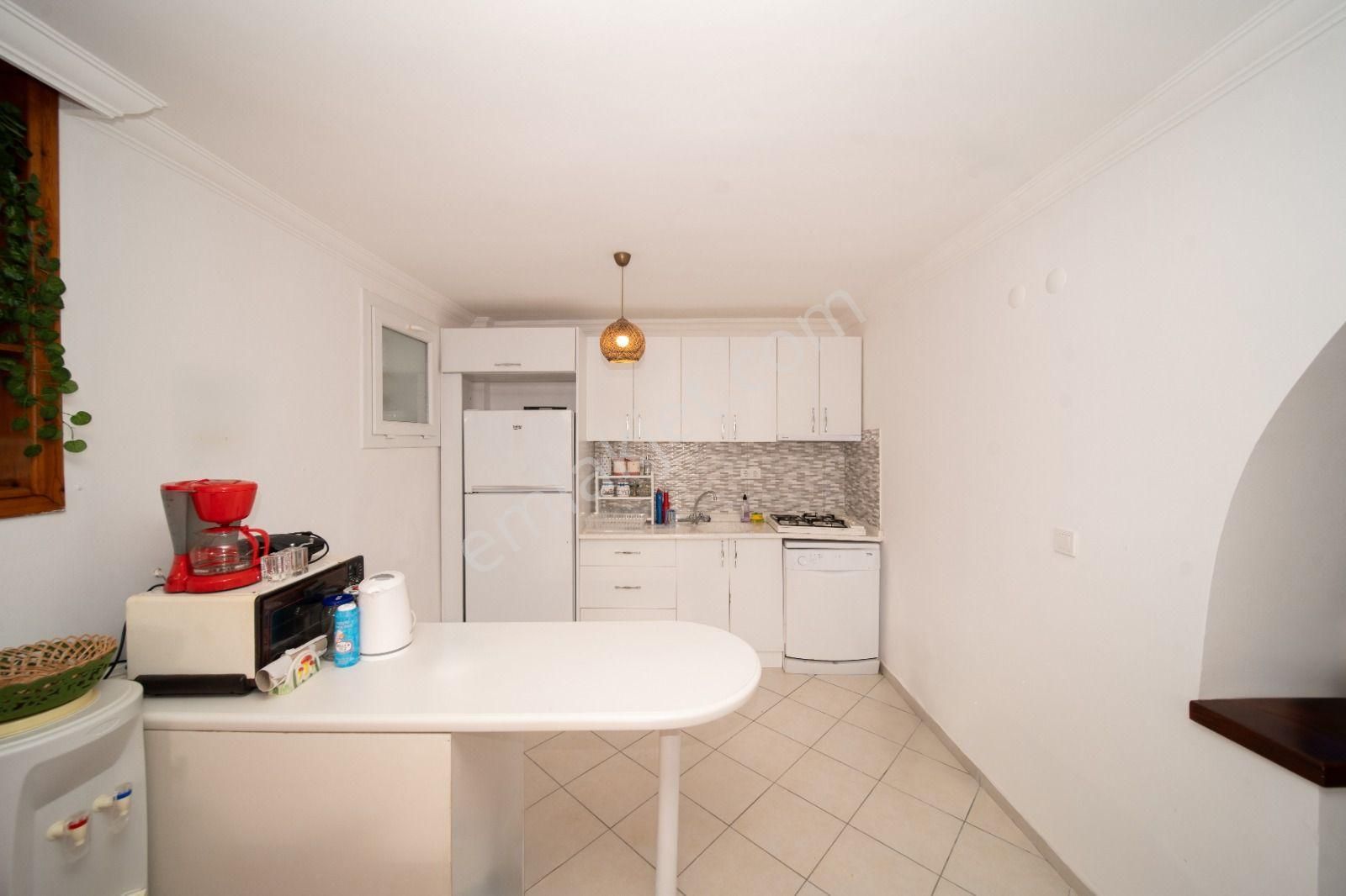 Bağla Bank Evler Sitesinde Sahile Ve Yola Yakın Bahçe Dubleks - Görsel 2