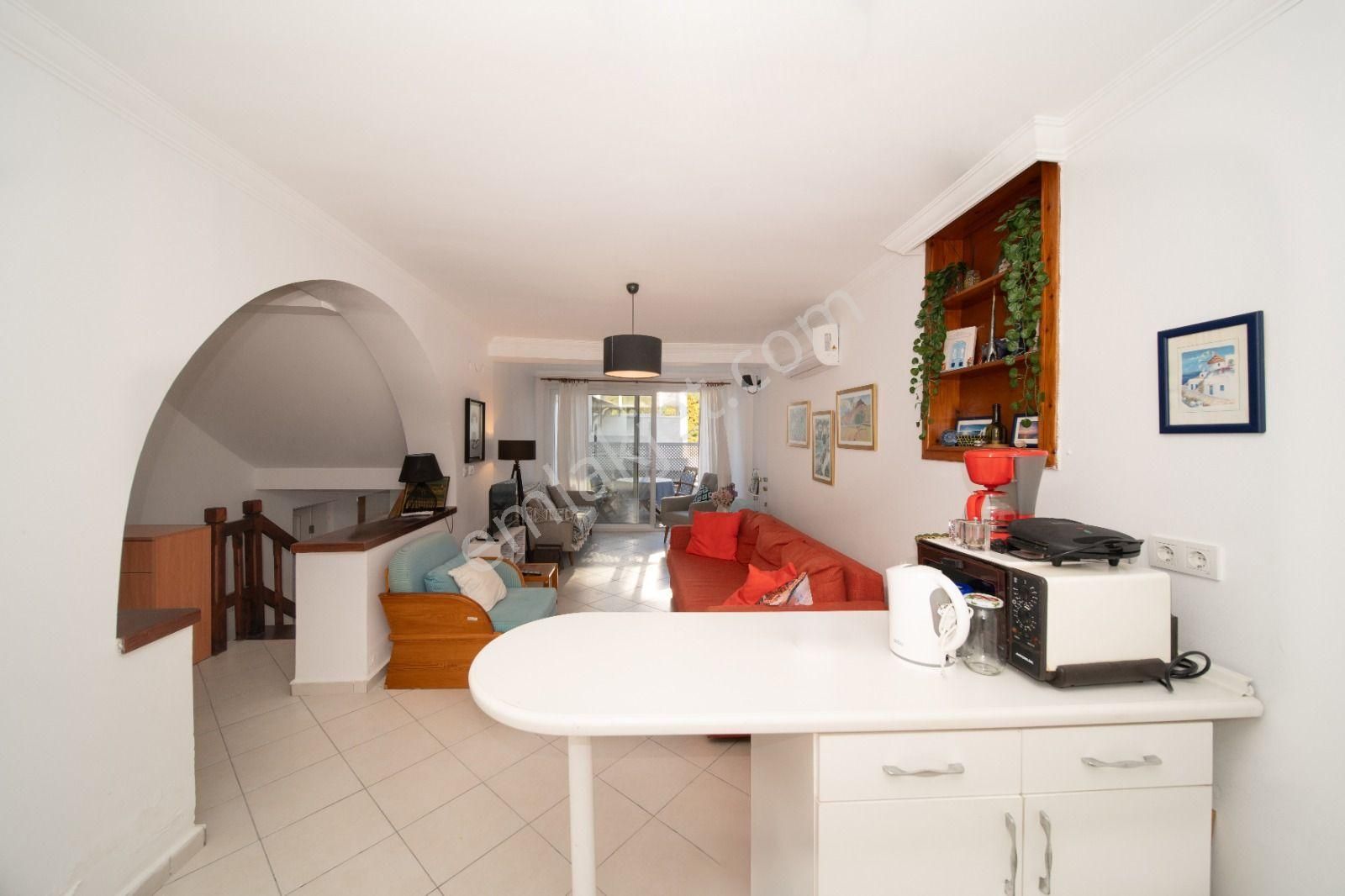 Bağla Bank Evler Sitesinde Sahile Ve Yola Yakın Bahçe Dubleks - Görsel 14