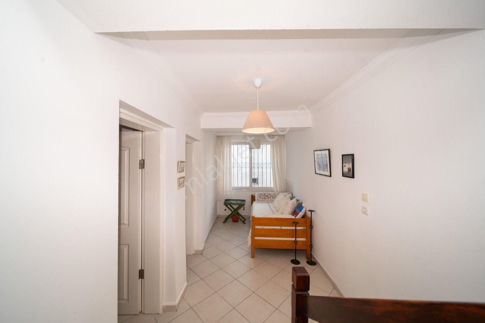 Bağla Bank Evler Sitesinde Sahile Ve Yola Yakın Bahçe Dubleks - Görsel 12