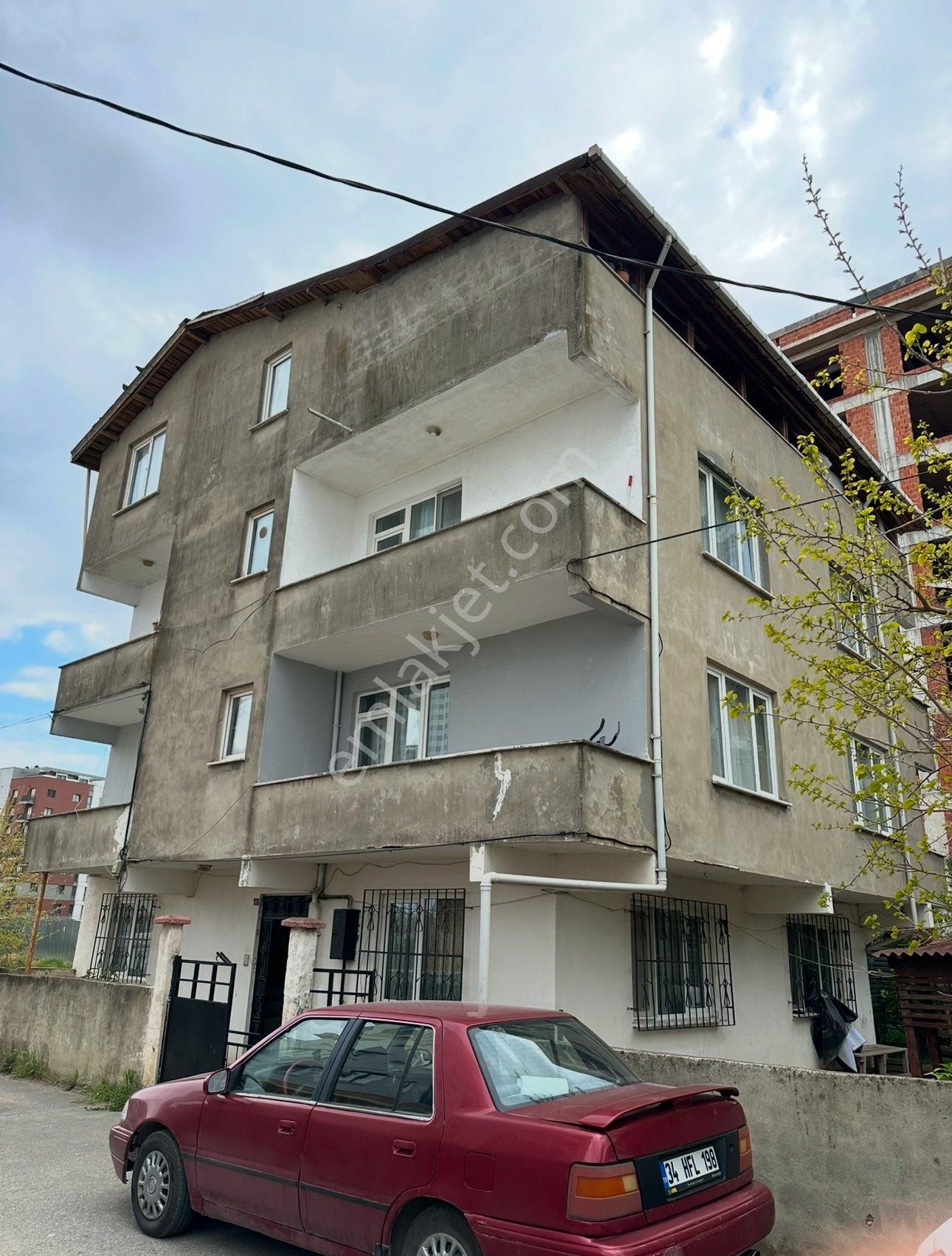 Sultanbeyli Mimar Sinan Mah.de Satılık 4 Katlı Bina