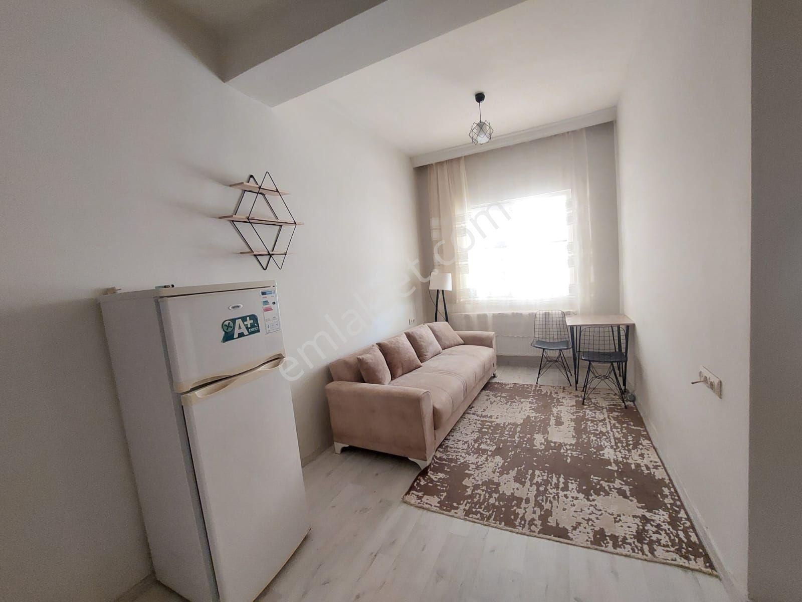 Emlak Diyarından Karataş Sembol Market Üstü Eşyalı Kiralık 1+1