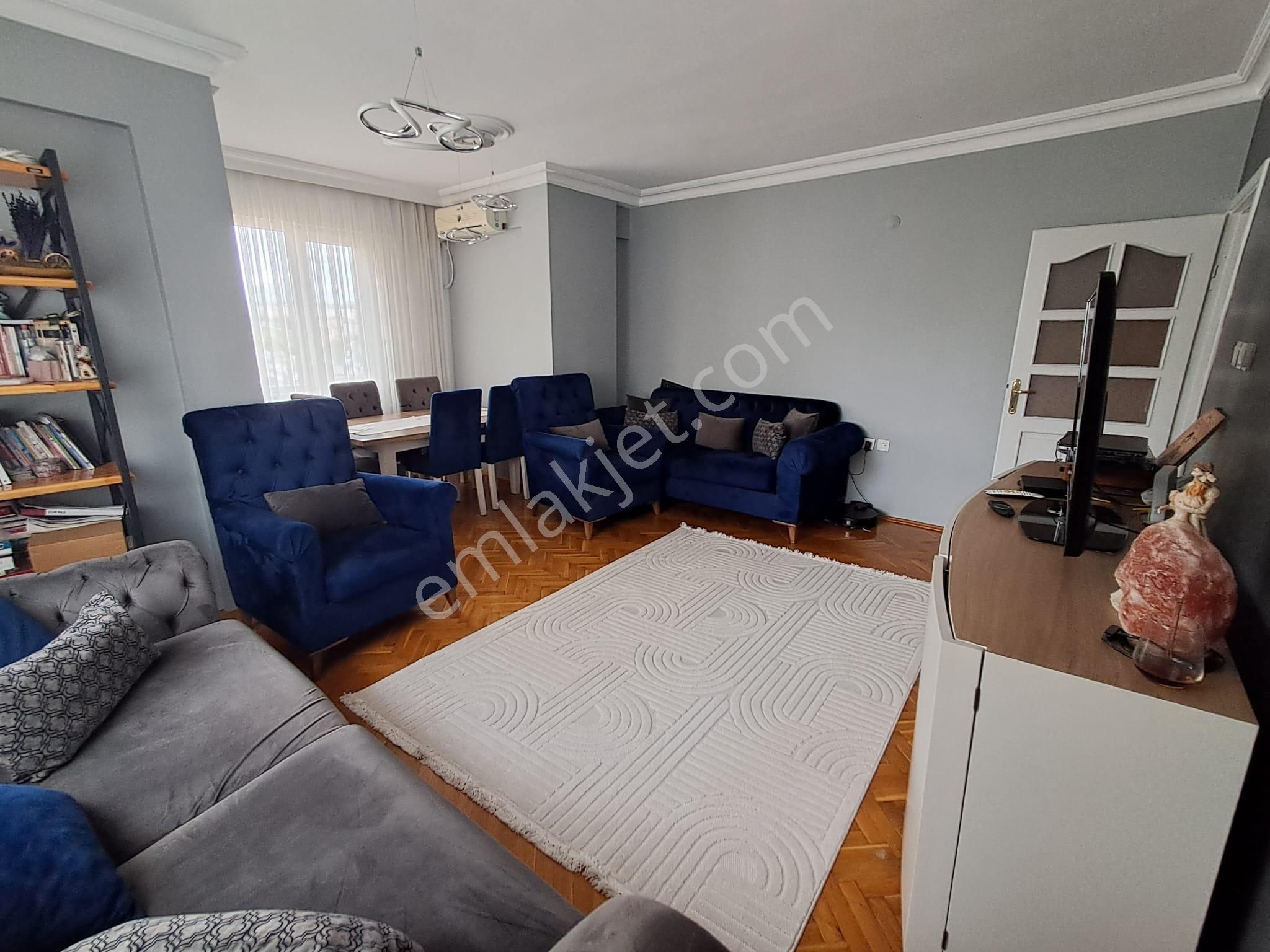 Oryaştan Ataşehir İçerenköyde 115m2 3+1 Arakat Daire
