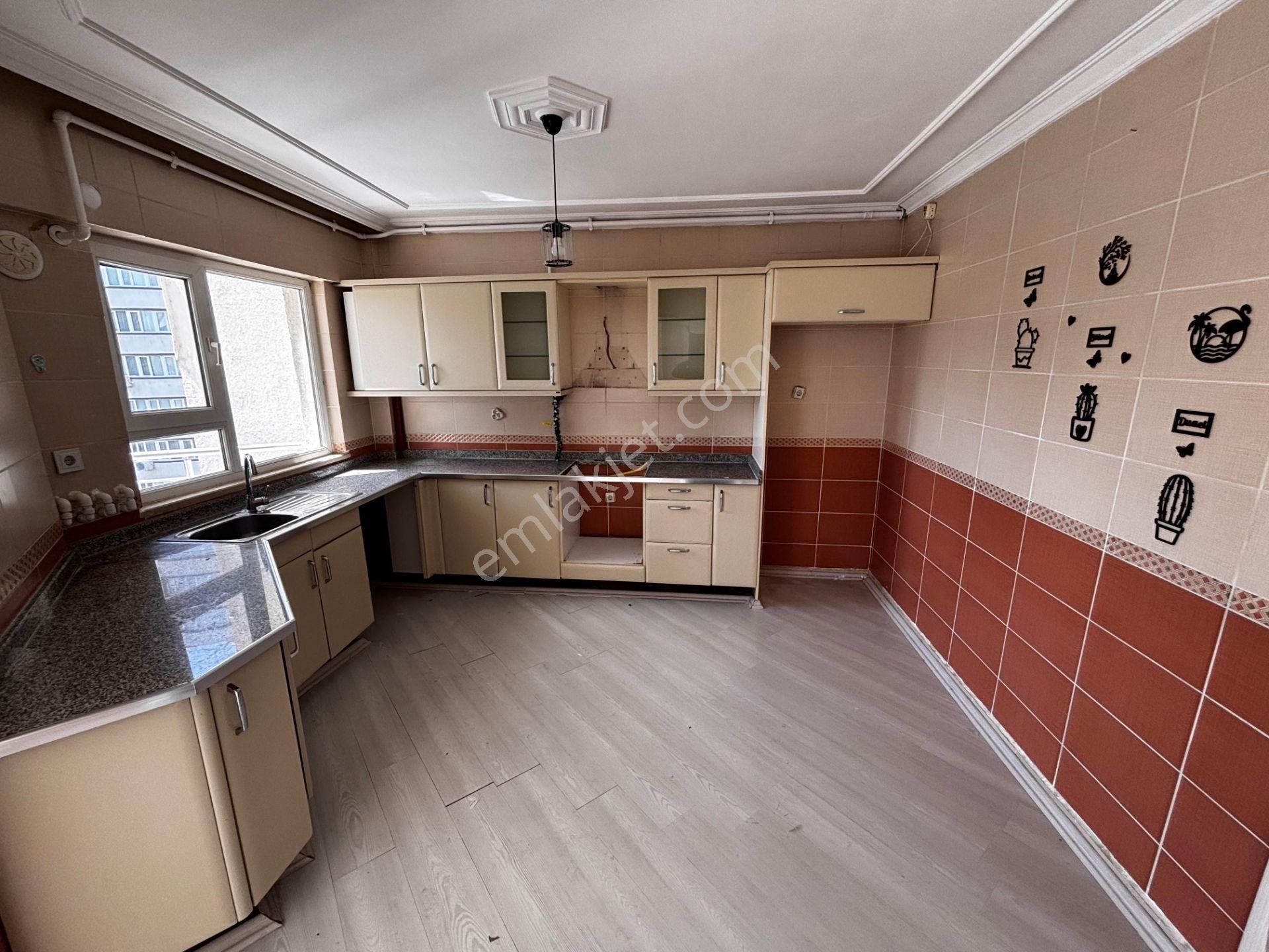 Kayapınar Diclekent Dünya Kavşağı Civarı 4+1 Satılık Daire